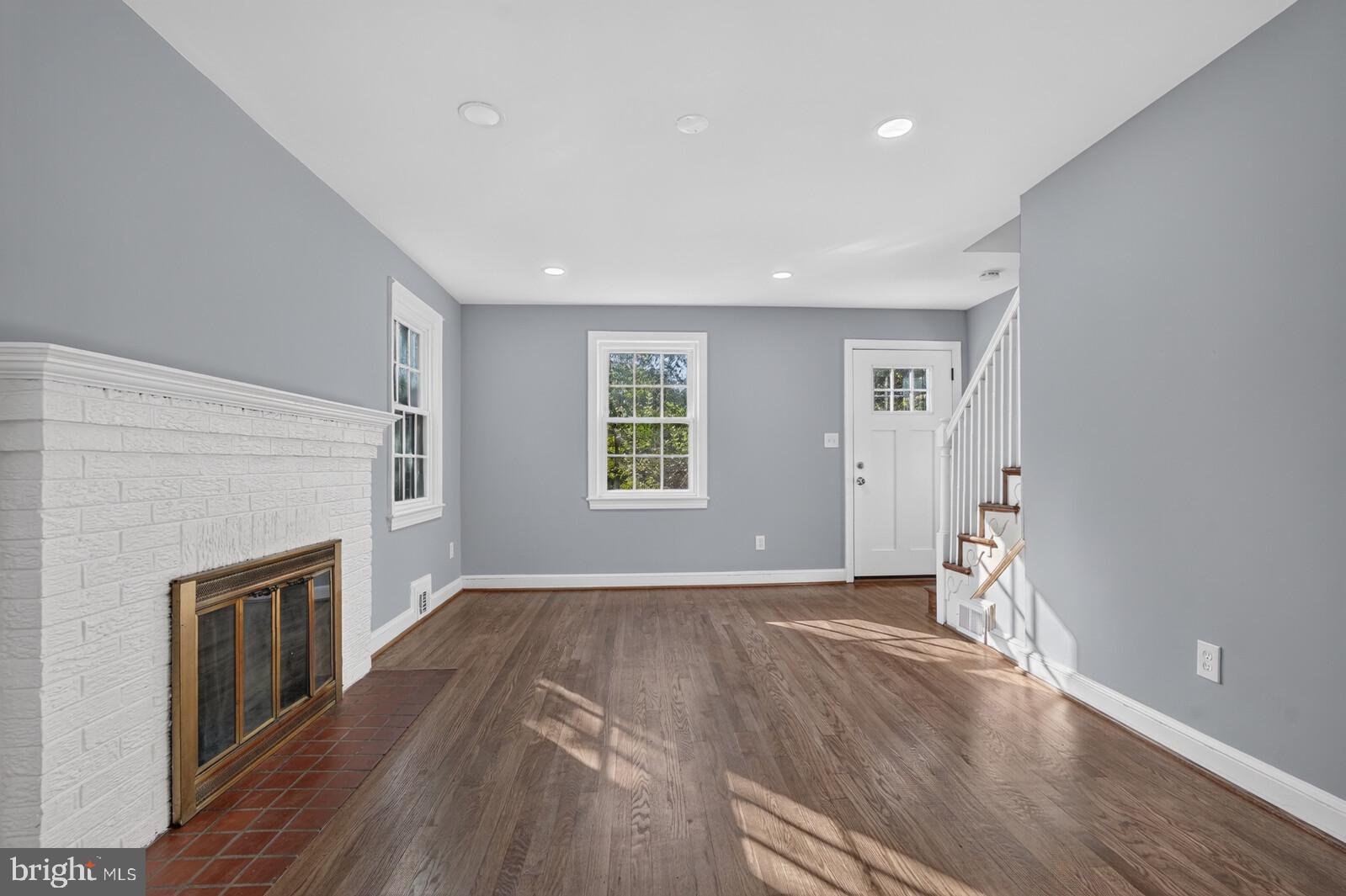 908 GLAIZEWOOD COURT