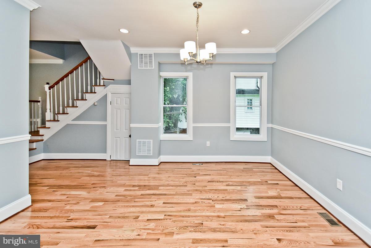 ARLINGTON - Residential