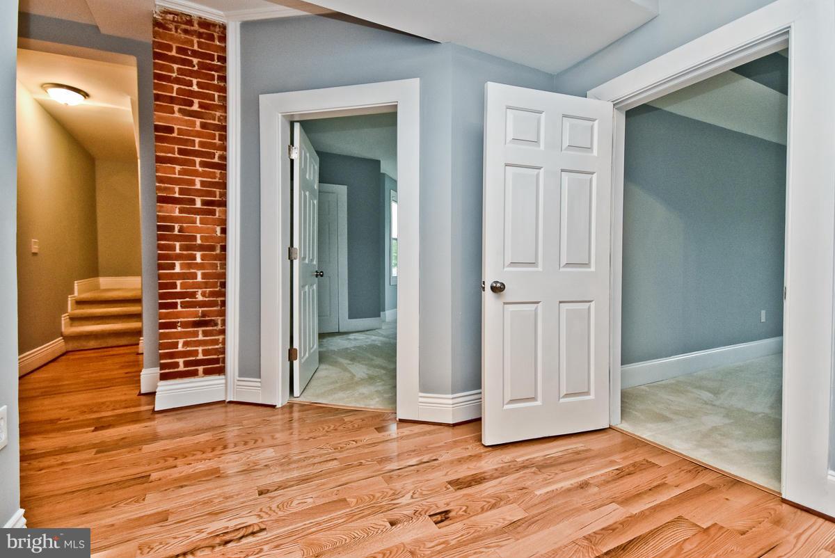 ARLINGTON - Residential