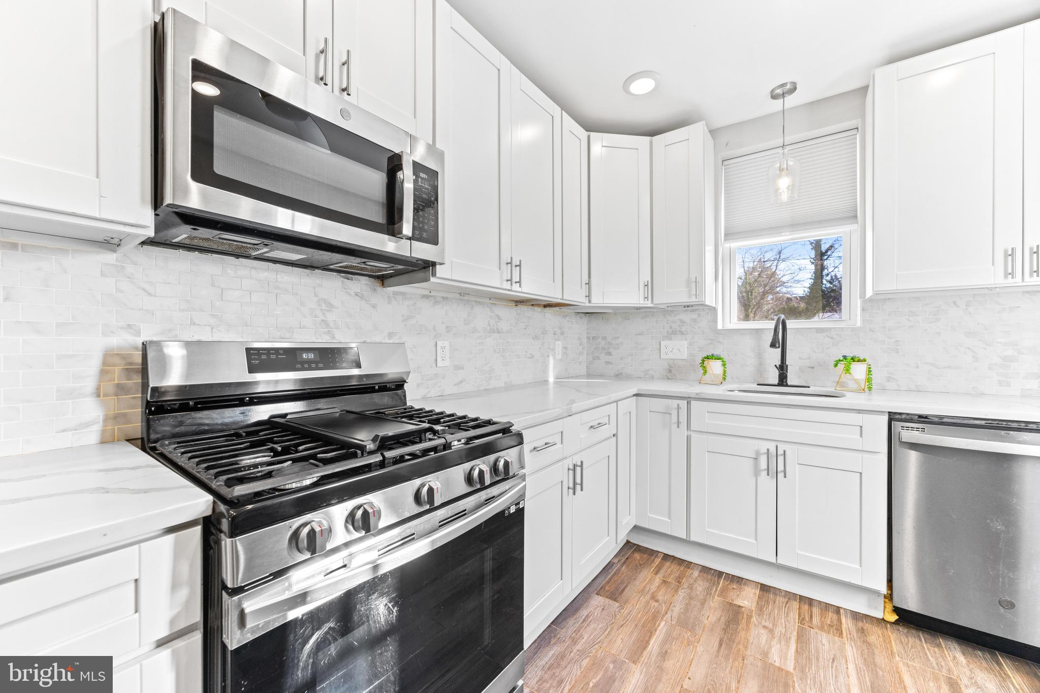 LAURAVILLE HISTORIC DISTRICT - Residential