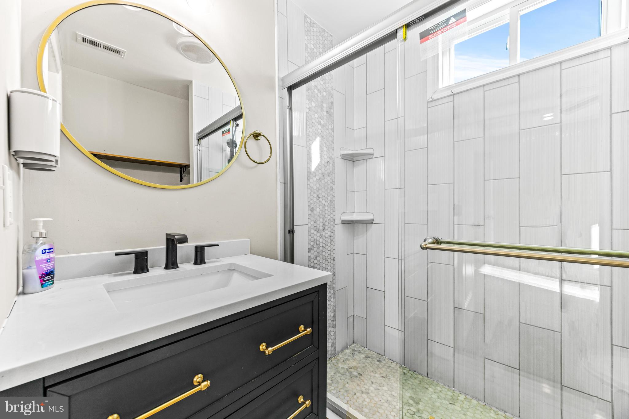 LAURAVILLE HISTORIC DISTRICT - Residential