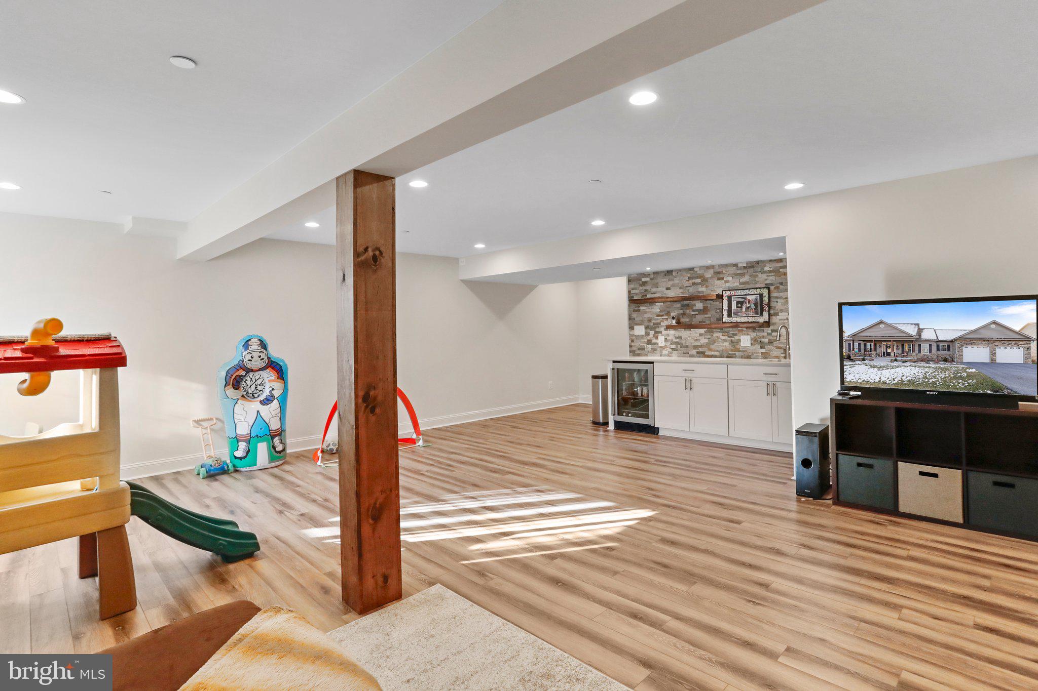 MAPLE VALLEY ESTATES - Residential