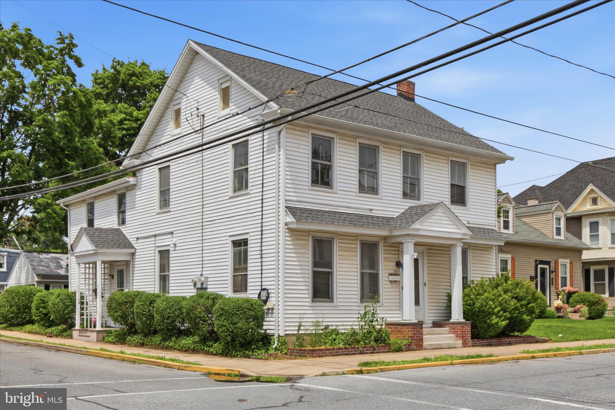 101 E LINCOLN AVENUE