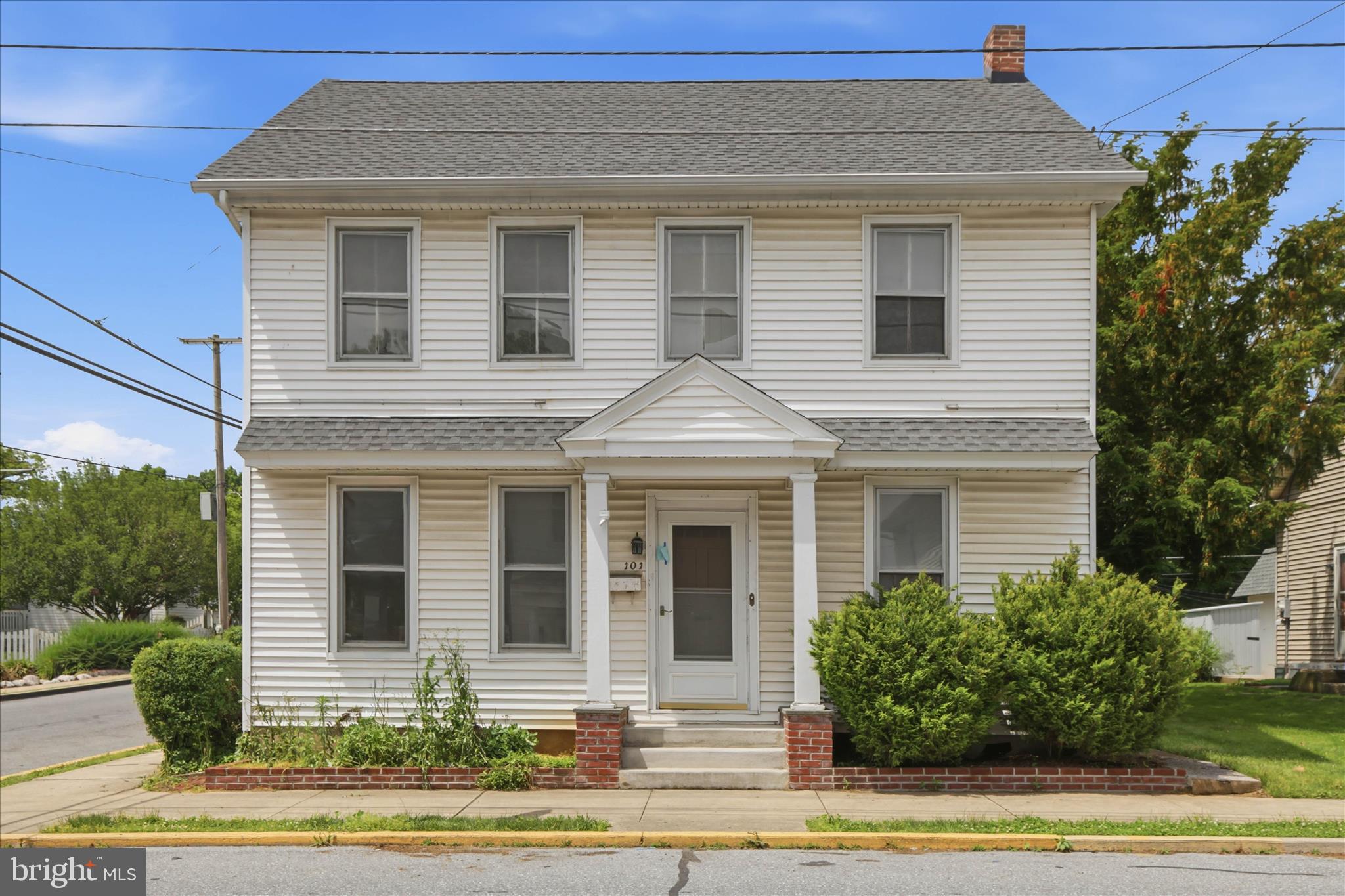 101 E LINCOLN AVENUE