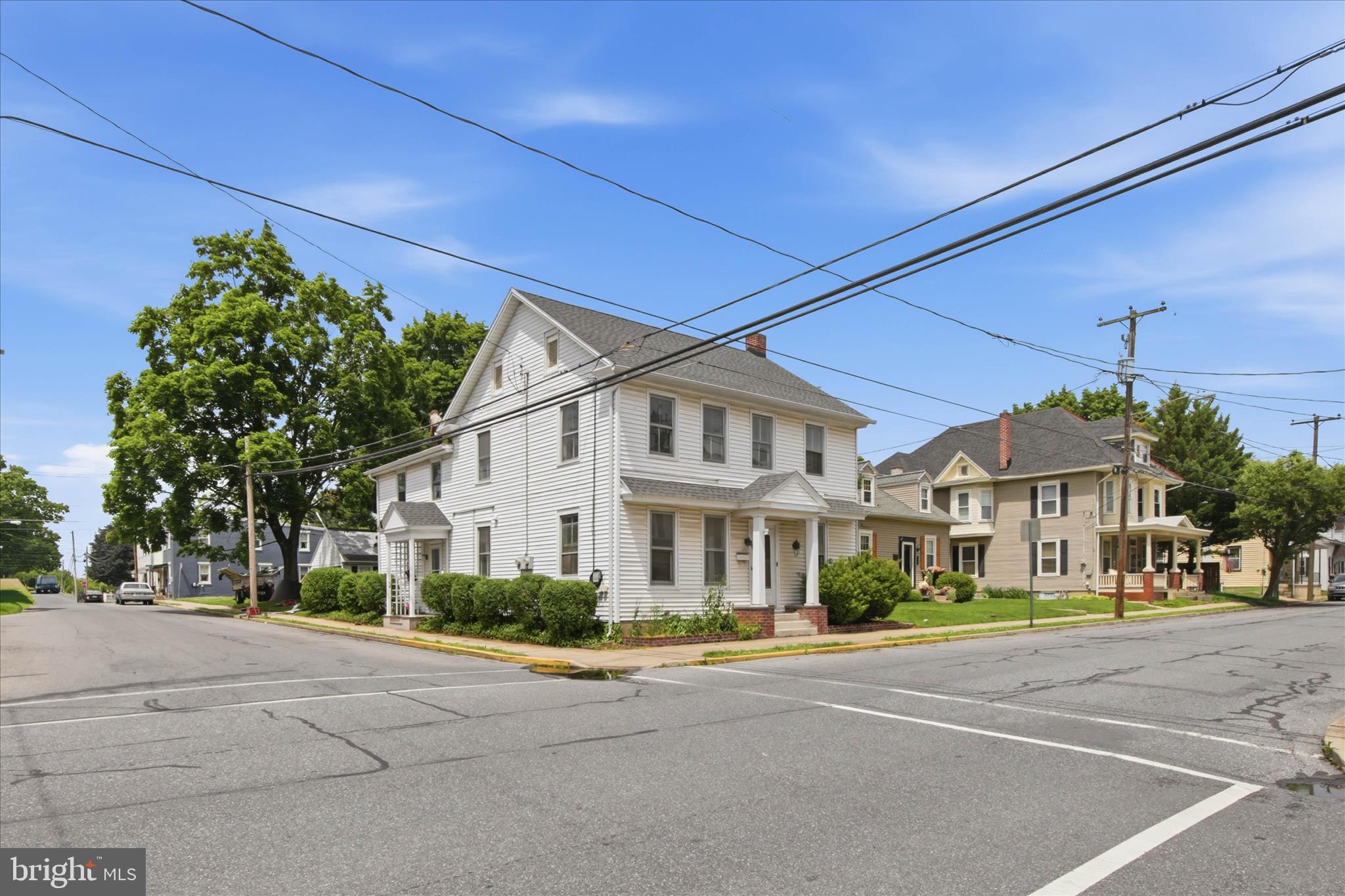 101 E LINCOLN AVENUE