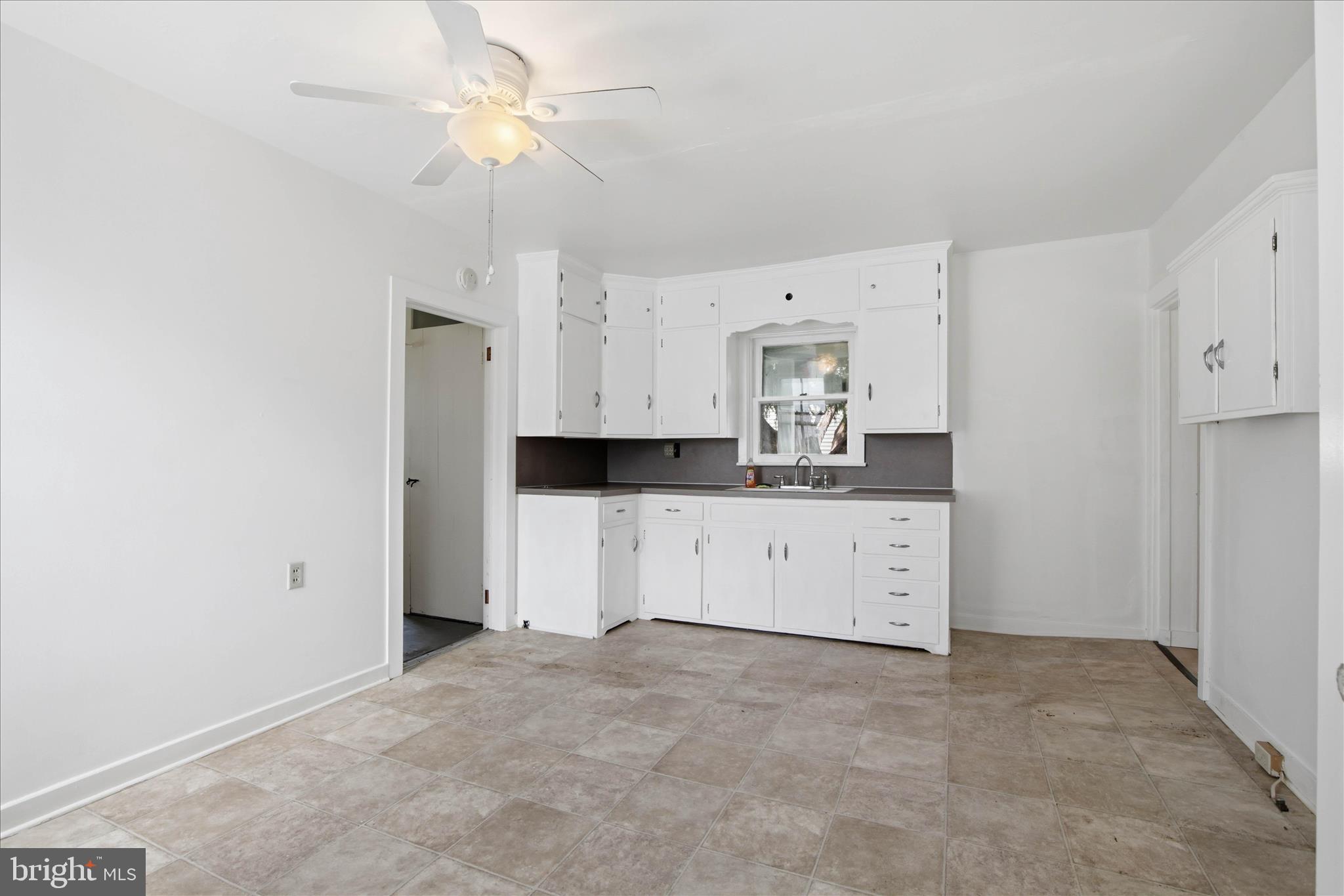 101 E LINCOLN AVENUE