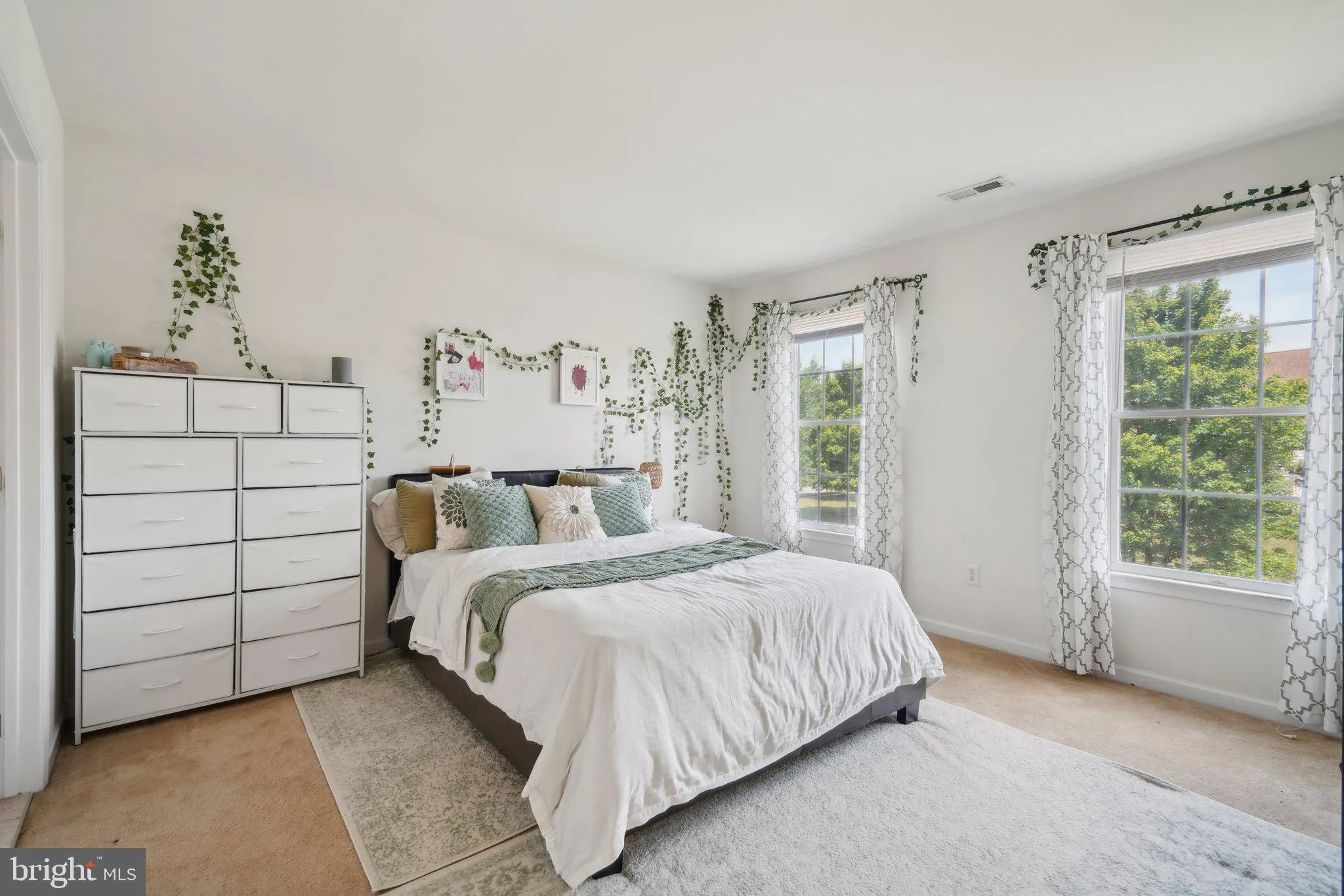 Bear, Delaware 19701, United States, 4 Bedrooms Bedrooms, ,4 BathroomsBathrooms,Residential,Contingent,24010