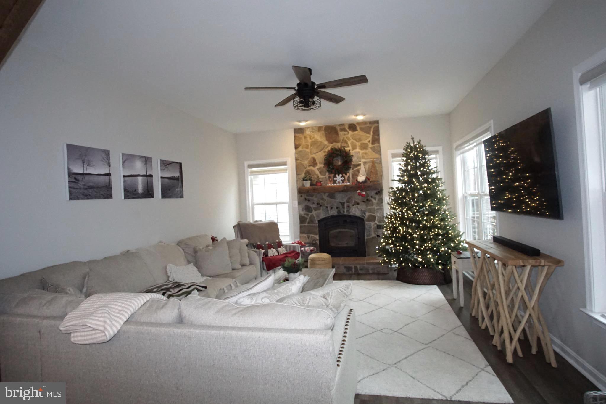 LAKE POINT ROUND HILL - Residential Lease