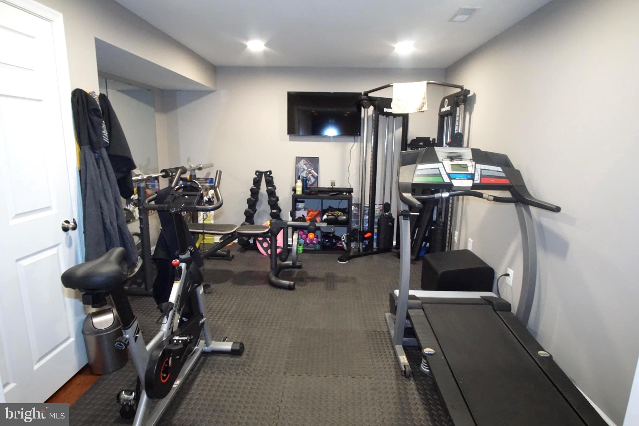 LAKE POINT ROUND HILL - Residential Lease
