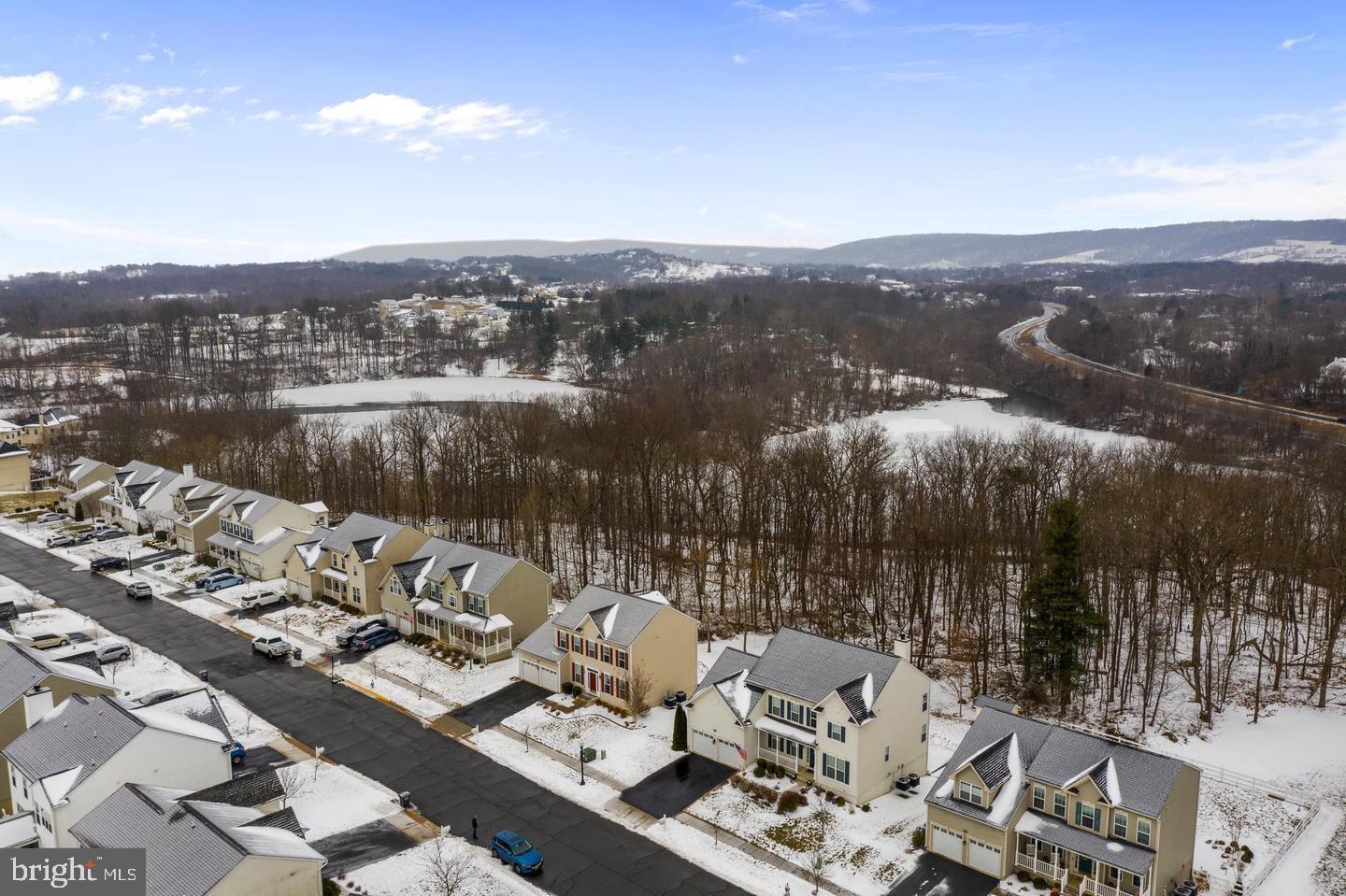 LAKE POINT ROUND HILL - Residential Lease