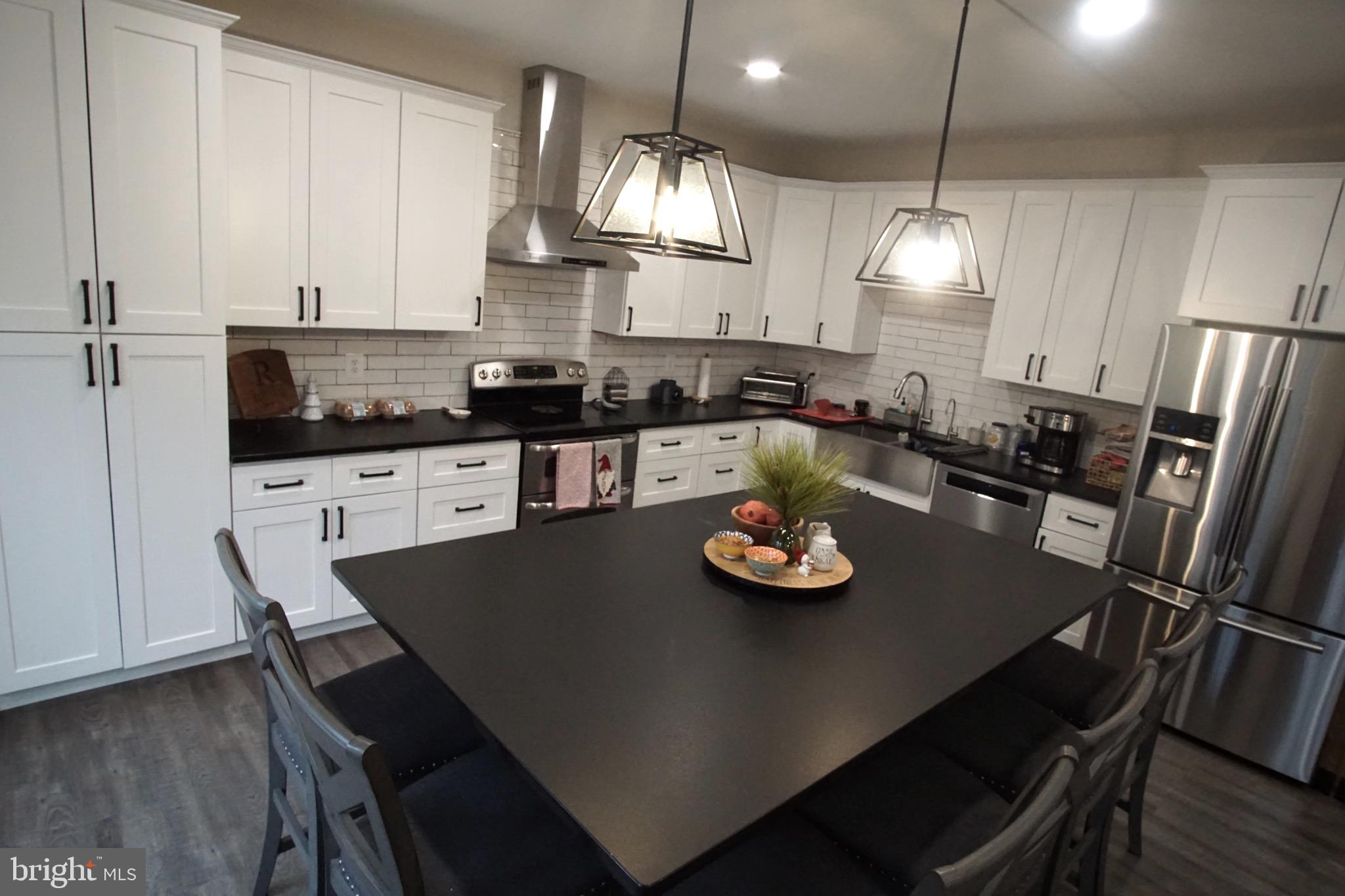 LAKE POINT ROUND HILL - Residential Lease