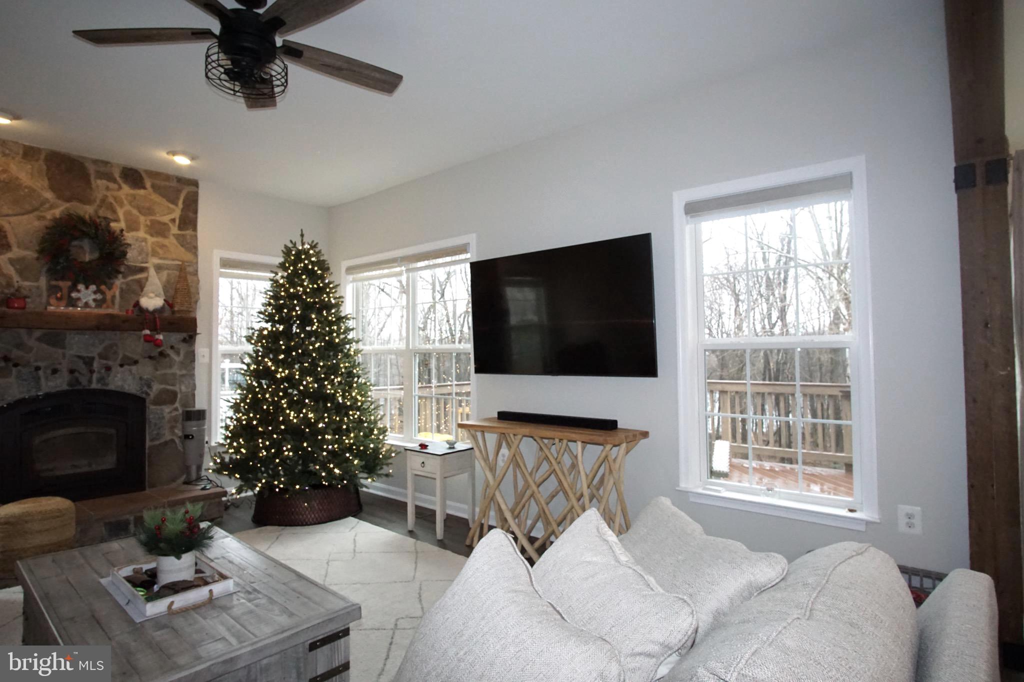 LAKE POINT ROUND HILL - Residential Lease