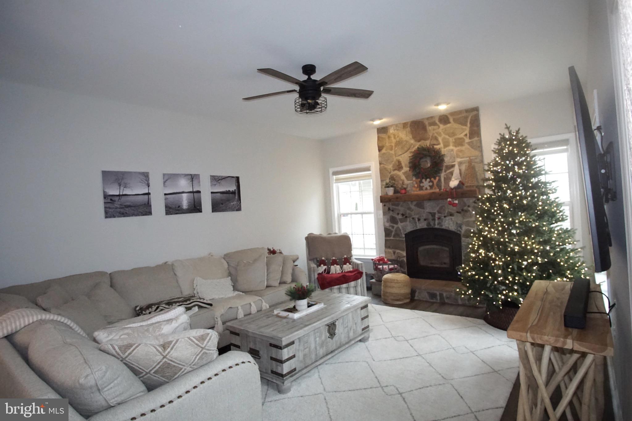 LAKE POINT ROUND HILL - Residential Lease