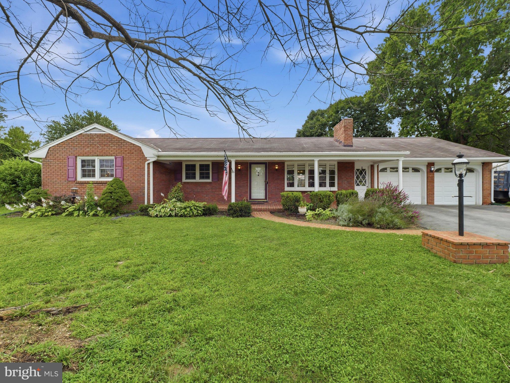 16635 LONGSTREET DRIVE