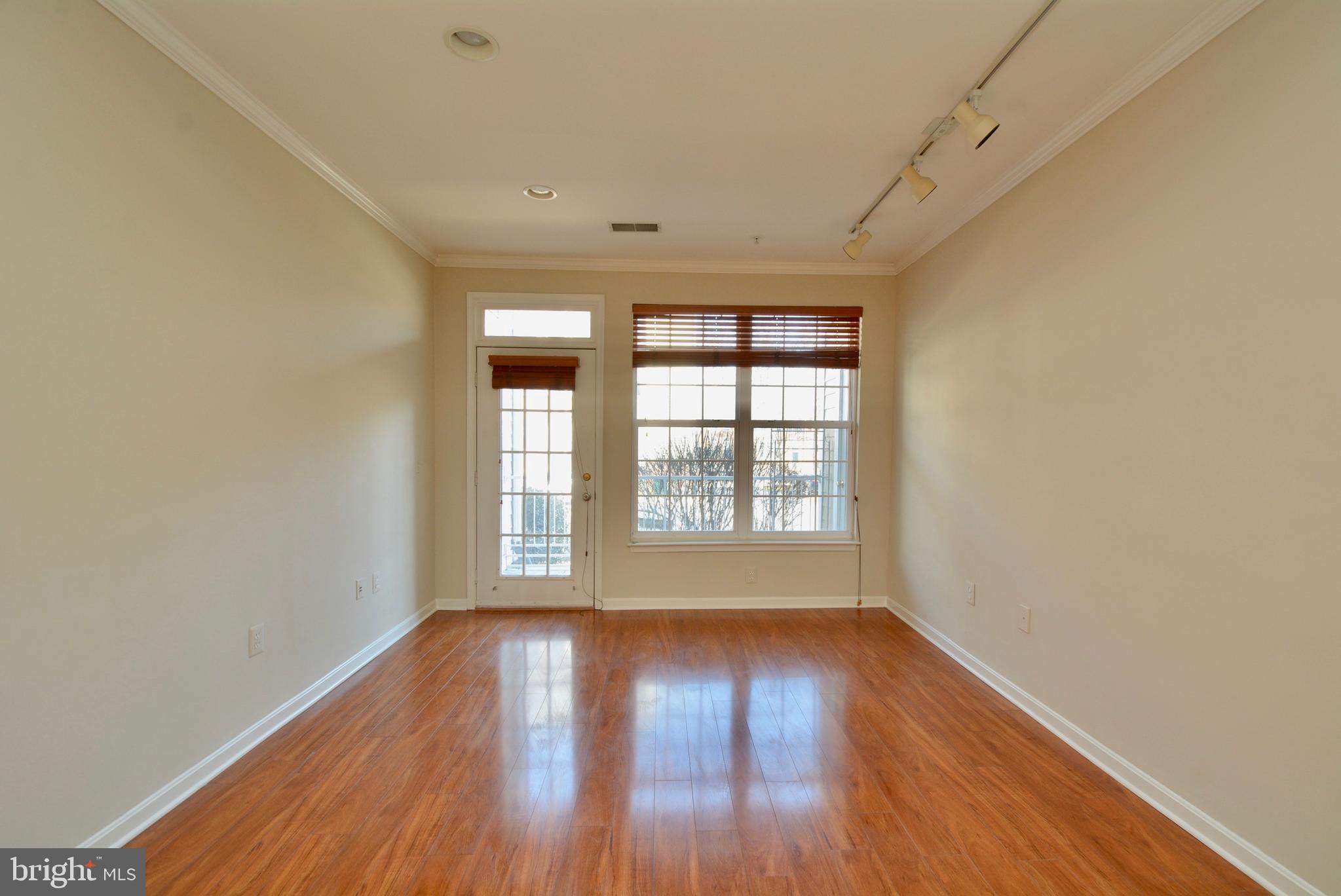 WESTBRIAR CONDOMINIUMS - Residential Lease