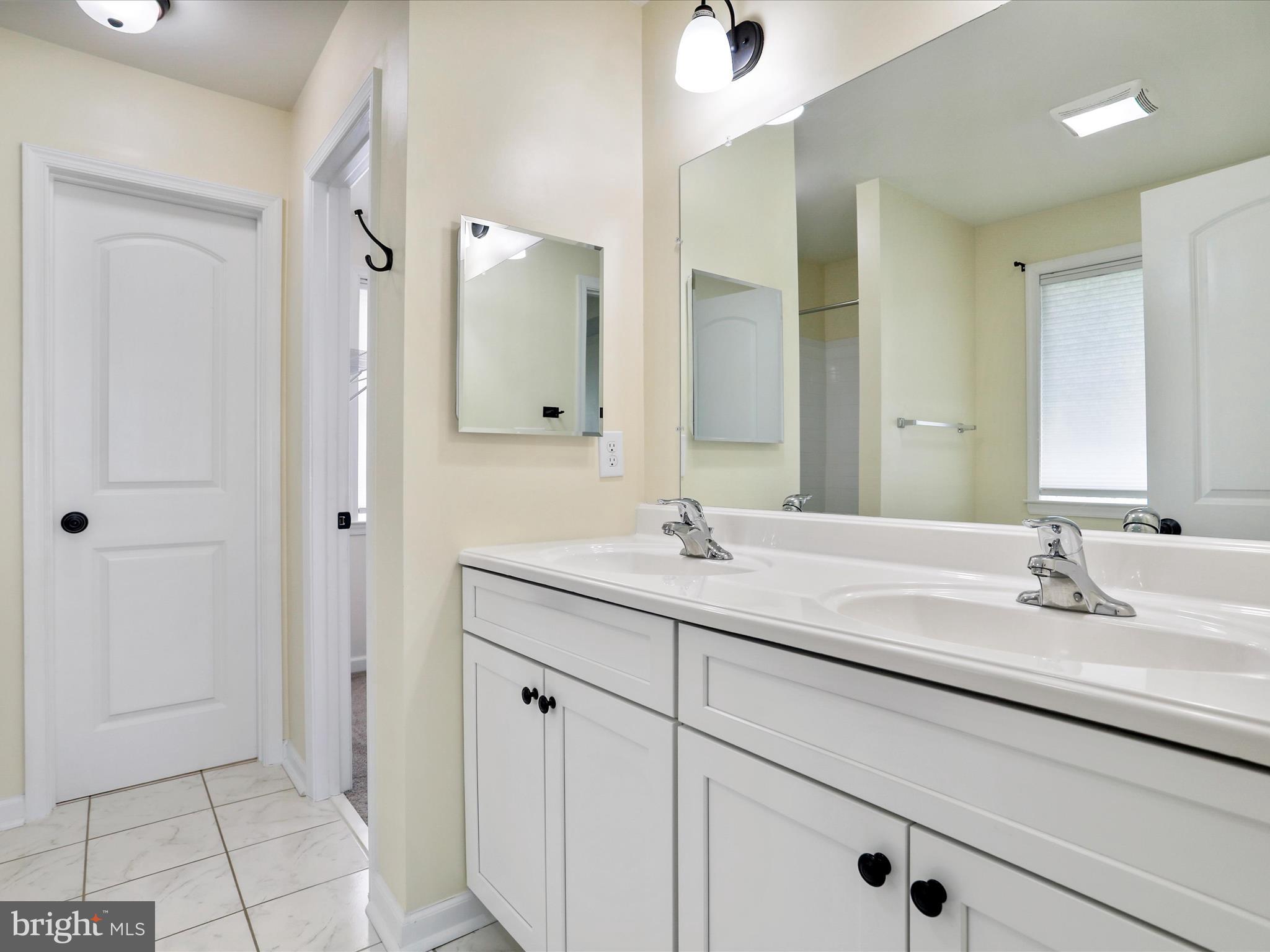 LINKS PLACE - Residential