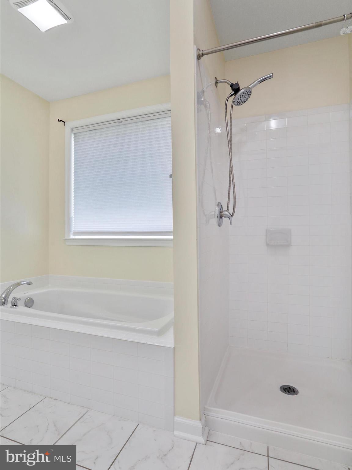 LINKS PLACE - Residential