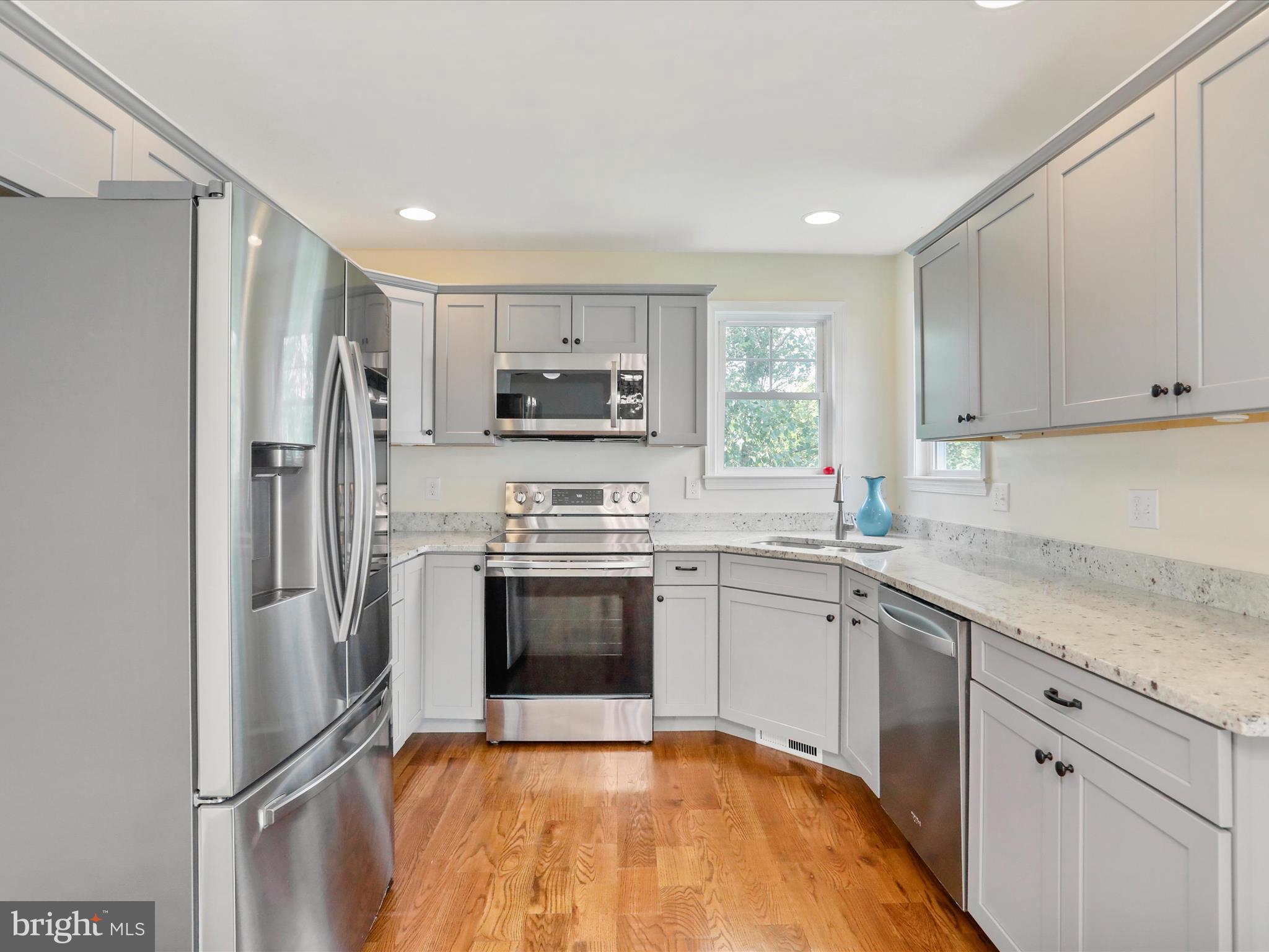 LINKS PLACE - Residential