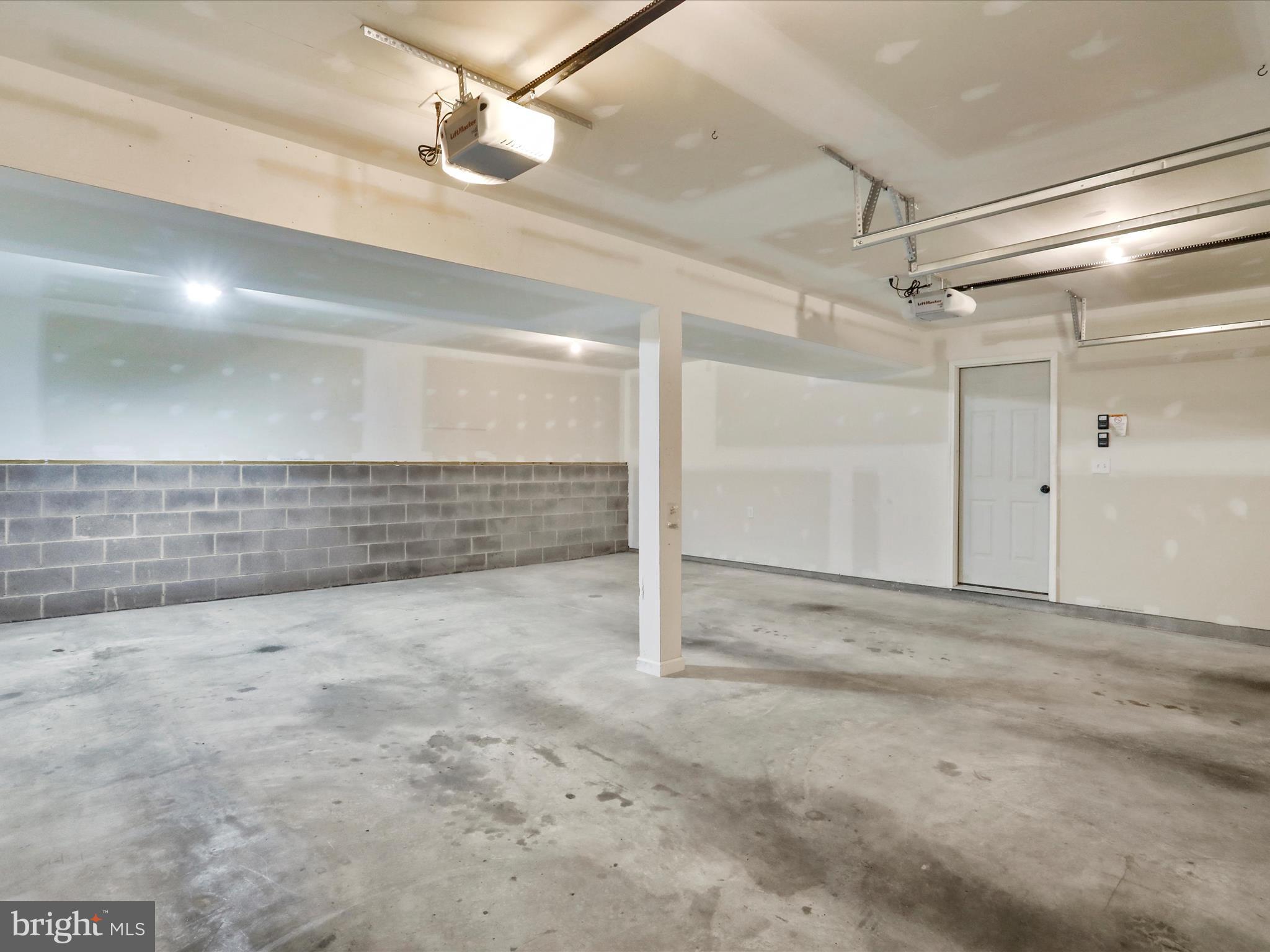 LINKS PLACE - Residential