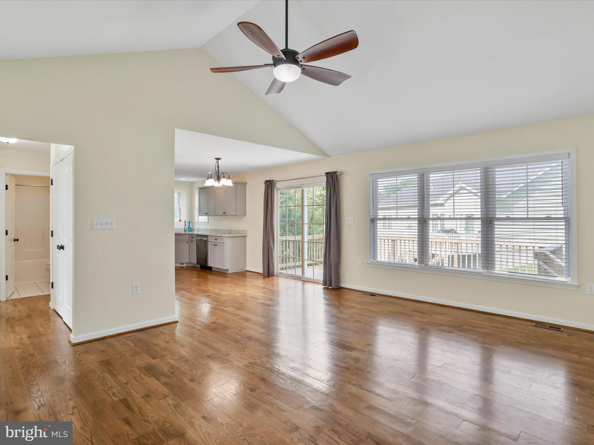 LINKS PLACE - Residential