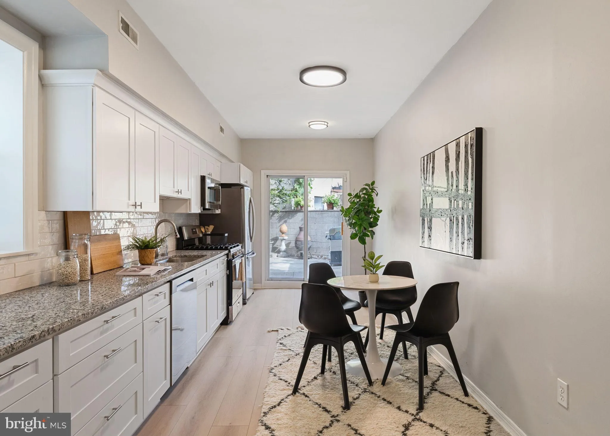 Philadelphia, Pennsylvania 19147, United States, 4 Bedrooms Bedrooms, ,3 BathroomsBathrooms,Residential,Active,229388