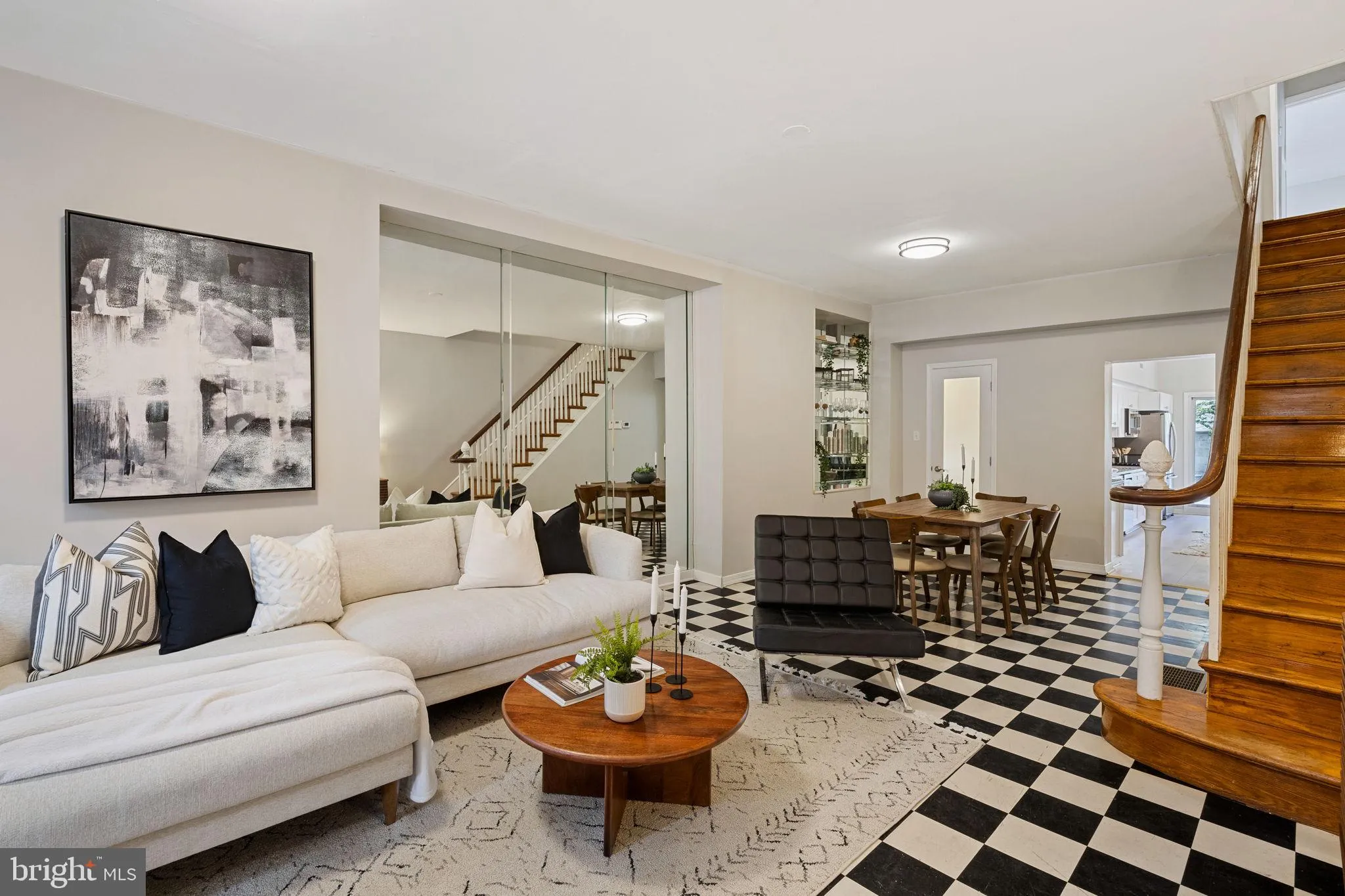 Philadelphia, Pennsylvania 19147, United States, 4 Bedrooms Bedrooms, ,3 BathroomsBathrooms,Residential,Active,229388