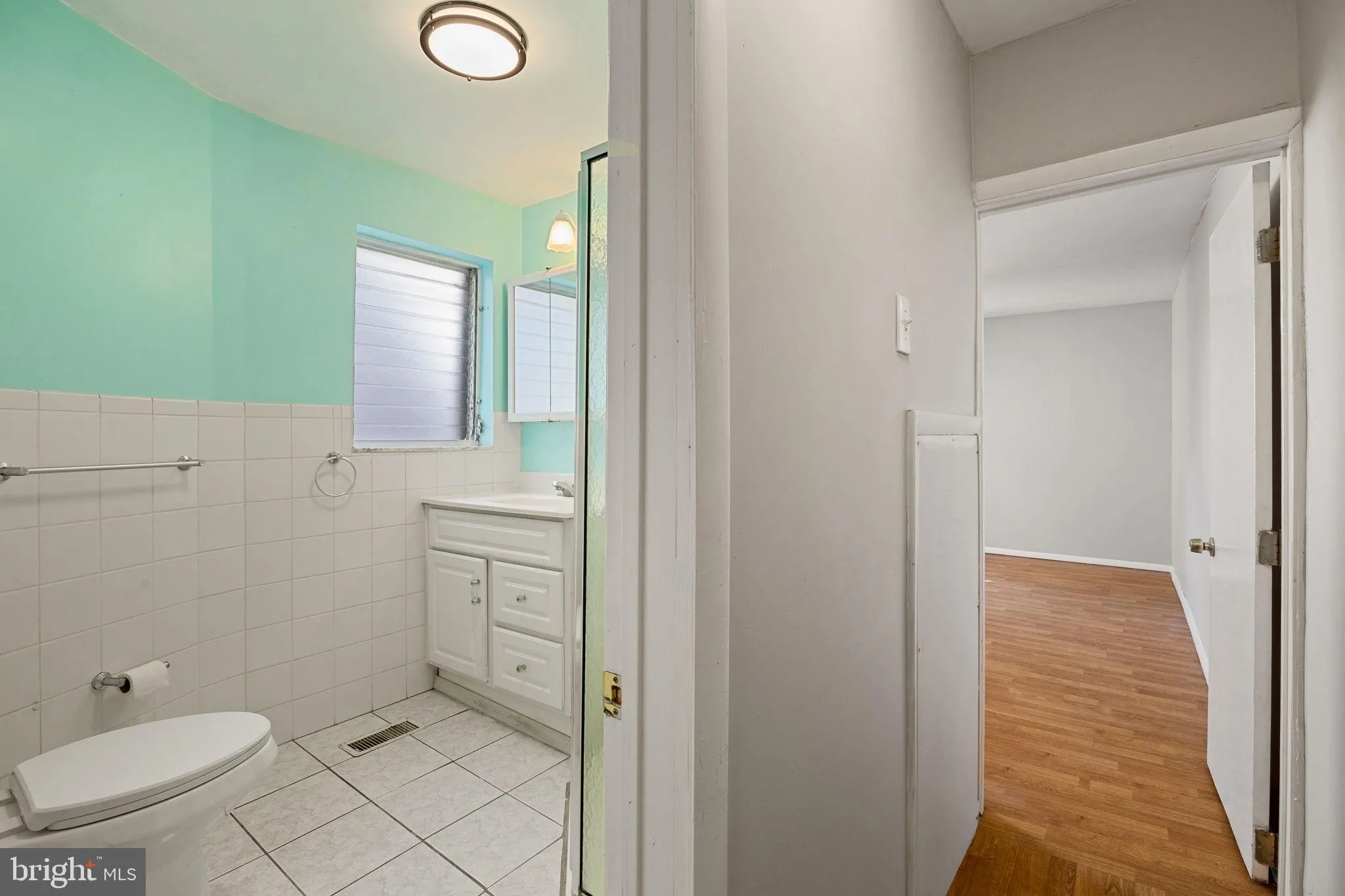 Philadelphia, Pennsylvania 19147, United States, 4 Bedrooms Bedrooms, ,3 BathroomsBathrooms,Residential,Active,229388