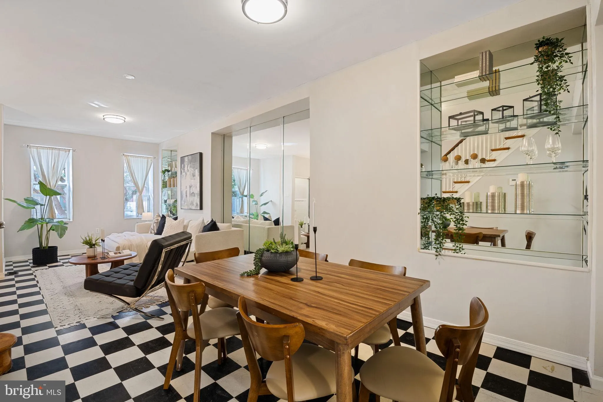 Philadelphia, Pennsylvania 19147, United States, 4 Bedrooms Bedrooms, ,3 BathroomsBathrooms,Residential,Active,229388