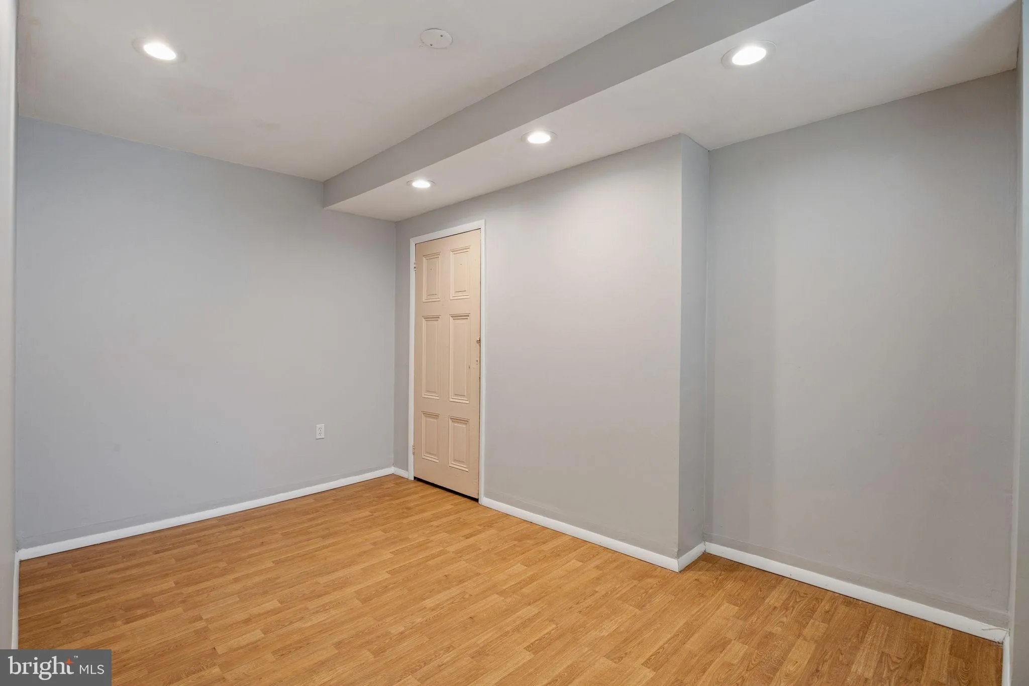 Philadelphia, Pennsylvania 19147, United States, 4 Bedrooms Bedrooms, ,3 BathroomsBathrooms,Residential,Active,229388