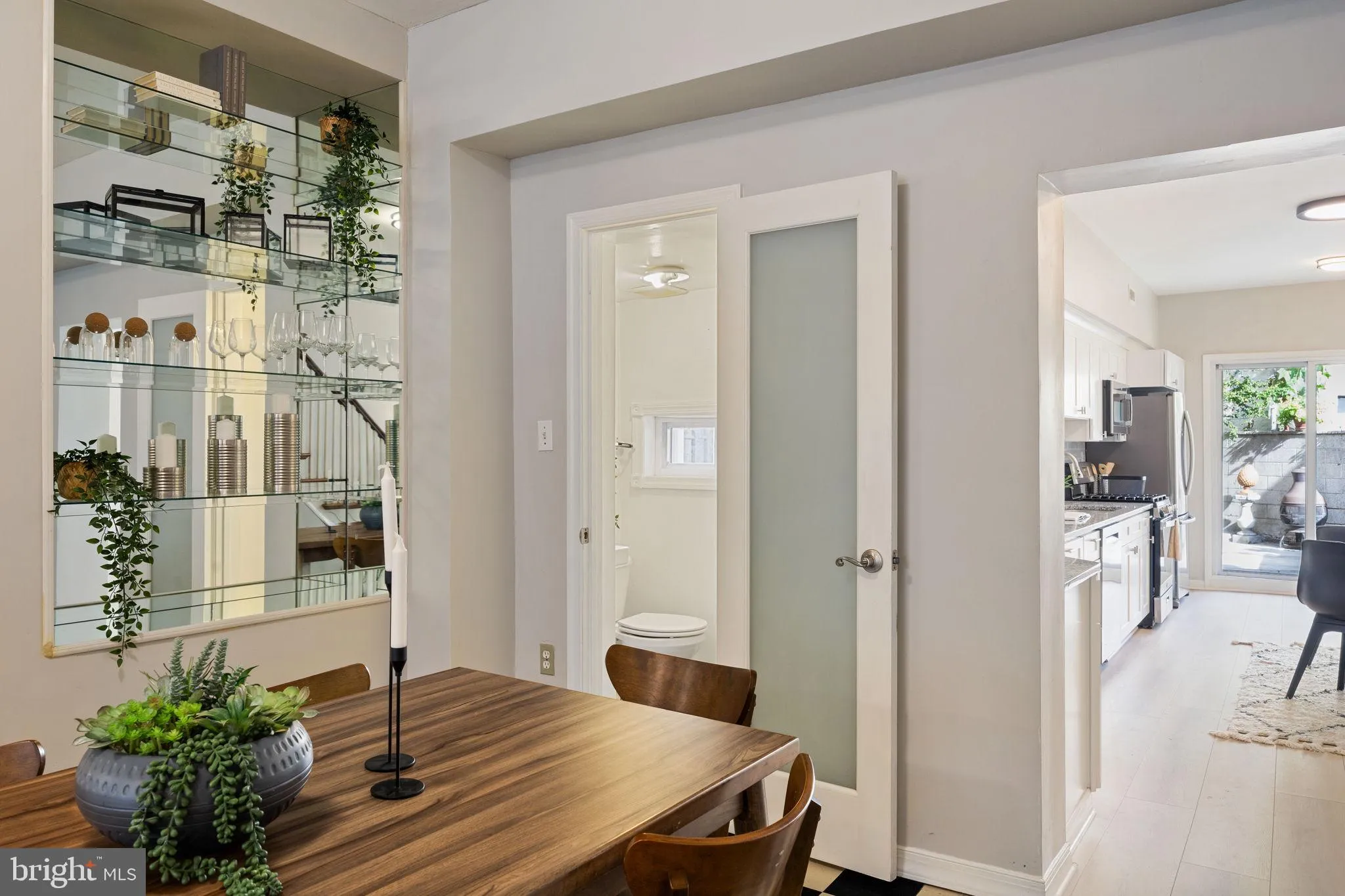 Philadelphia, Pennsylvania 19147, United States, 4 Bedrooms Bedrooms, ,3 BathroomsBathrooms,Residential,Active,229388