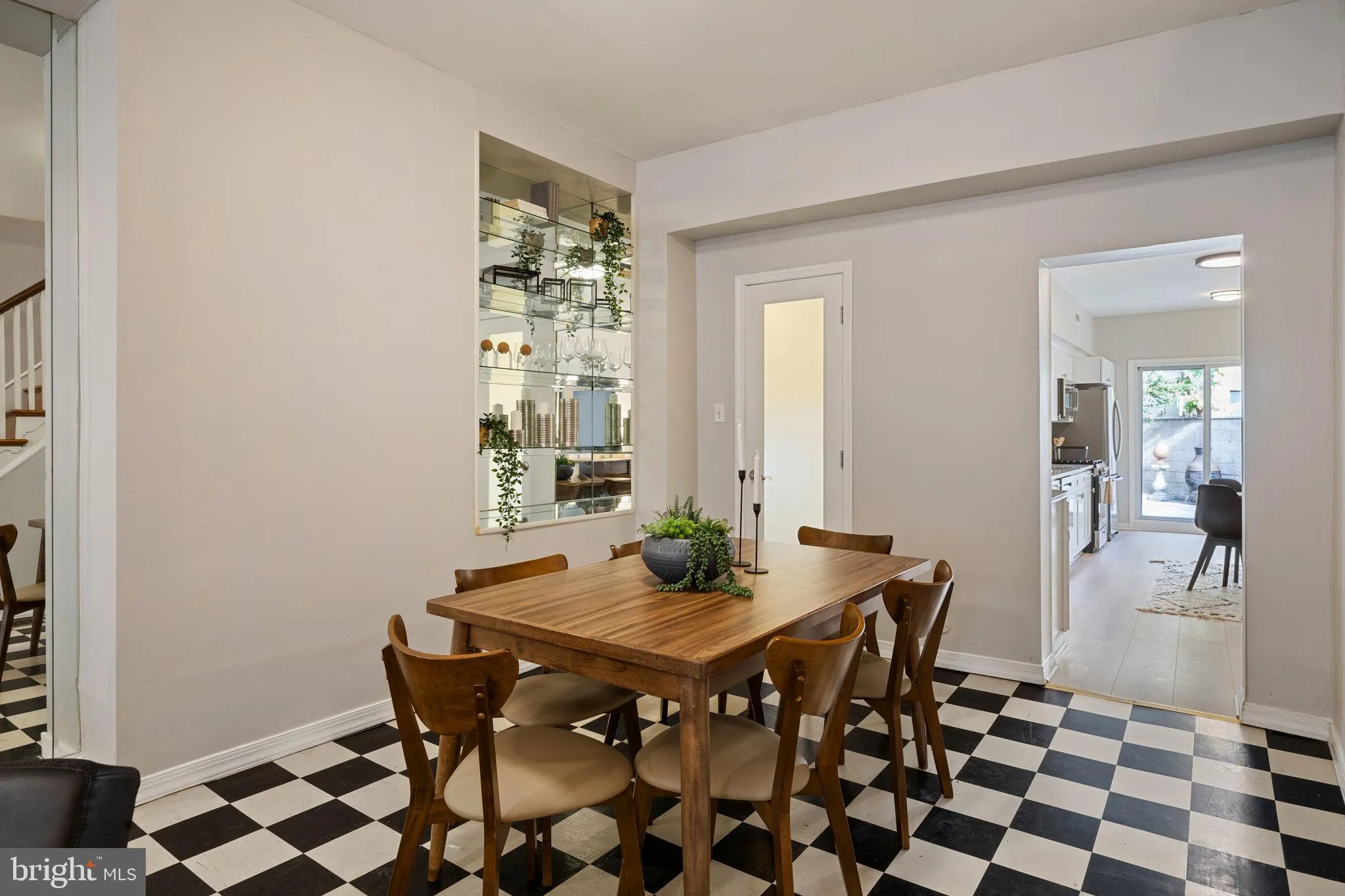 Philadelphia, Pennsylvania 19147, United States, 4 Bedrooms Bedrooms, ,3 BathroomsBathrooms,Residential,Active,229388