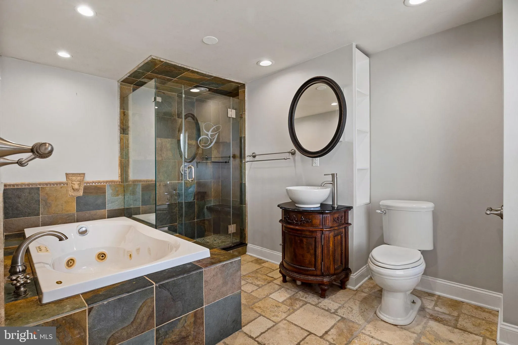 Philadelphia, Pennsylvania 19147, United States, 4 Bedrooms Bedrooms, ,3 BathroomsBathrooms,Residential,Active,229388