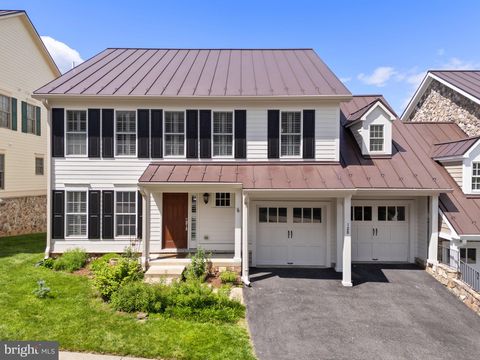 128 N JAY STREET MIDDLEBURG VA 20117