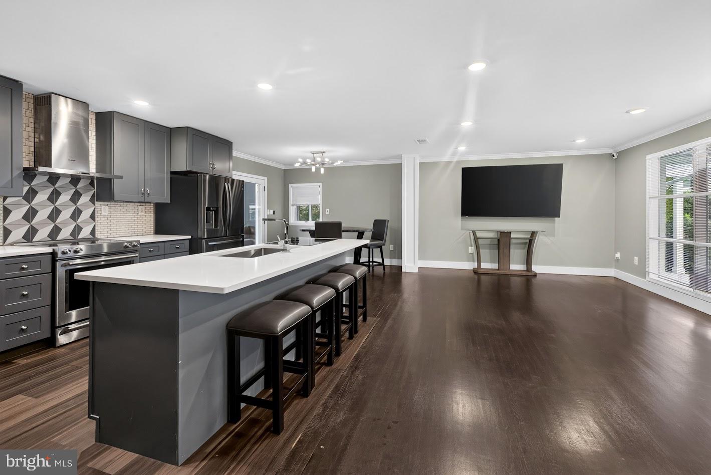 10 SHANANDALE COURT