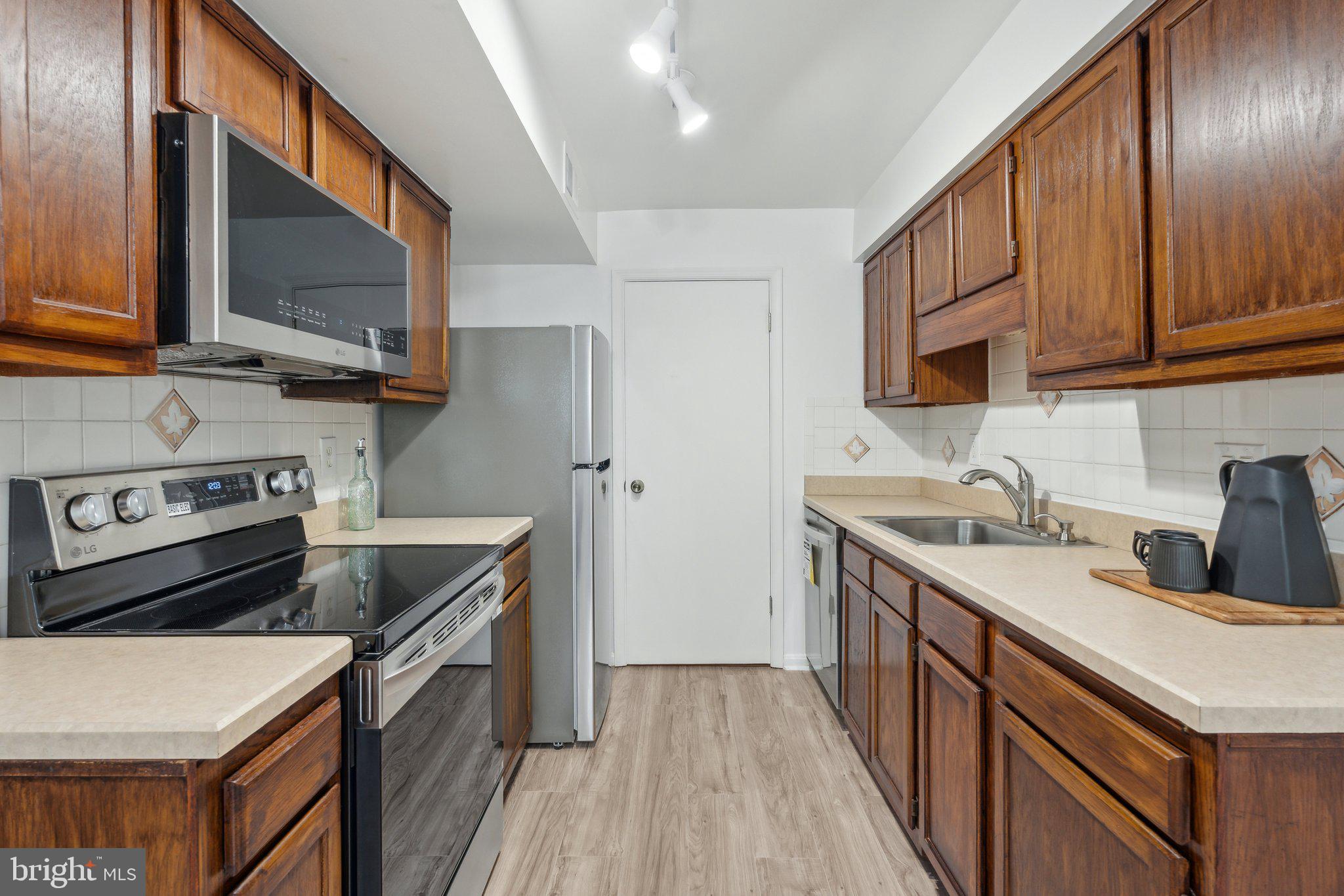 LAKEVIEW - Residential