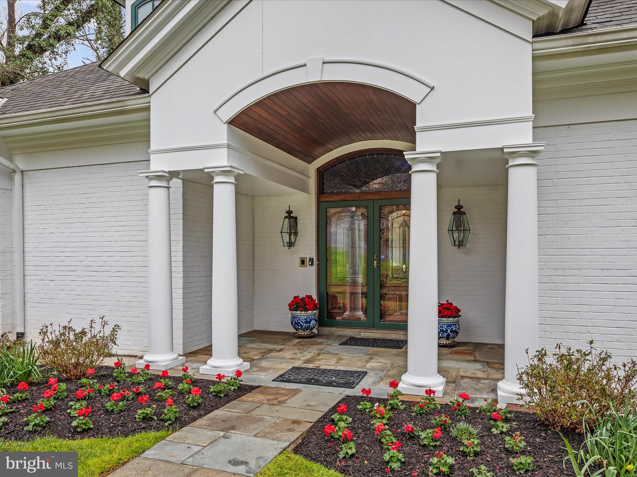 CHAIN BRIDGE FOREST - Residential