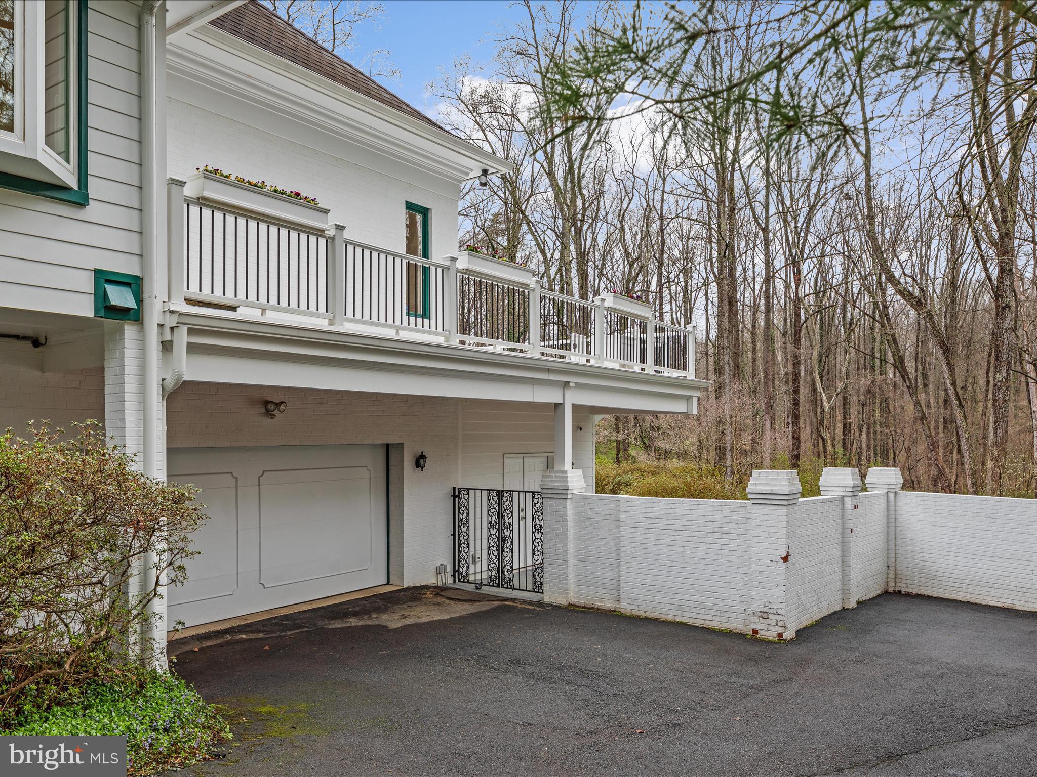 CHAIN BRIDGE FOREST - Residential