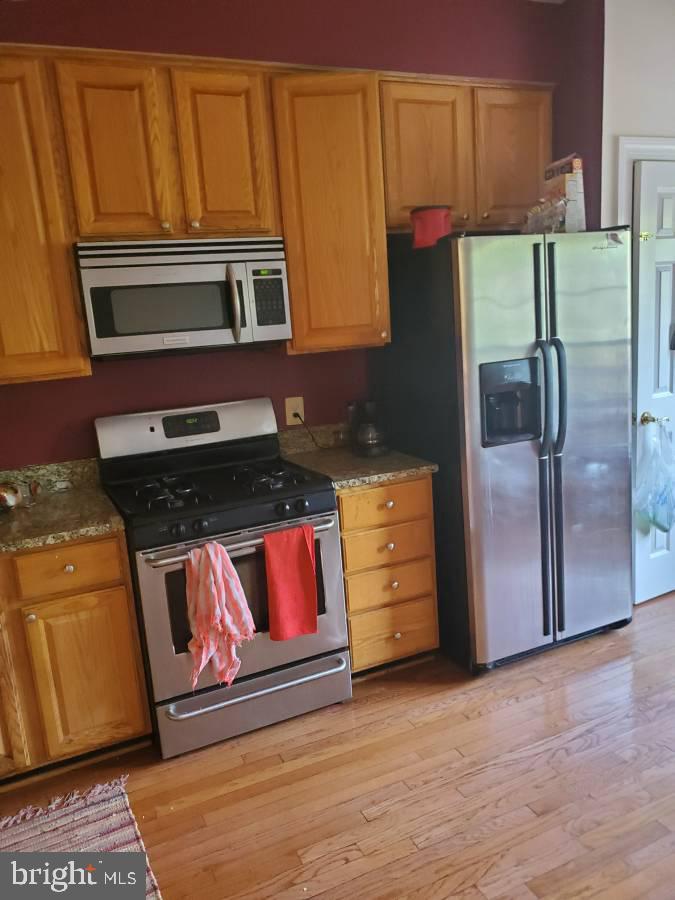 POTTERS GLEN - Residential Lease