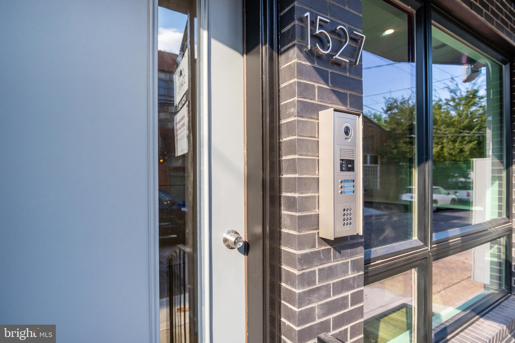 1527 OGDEN STREET 2