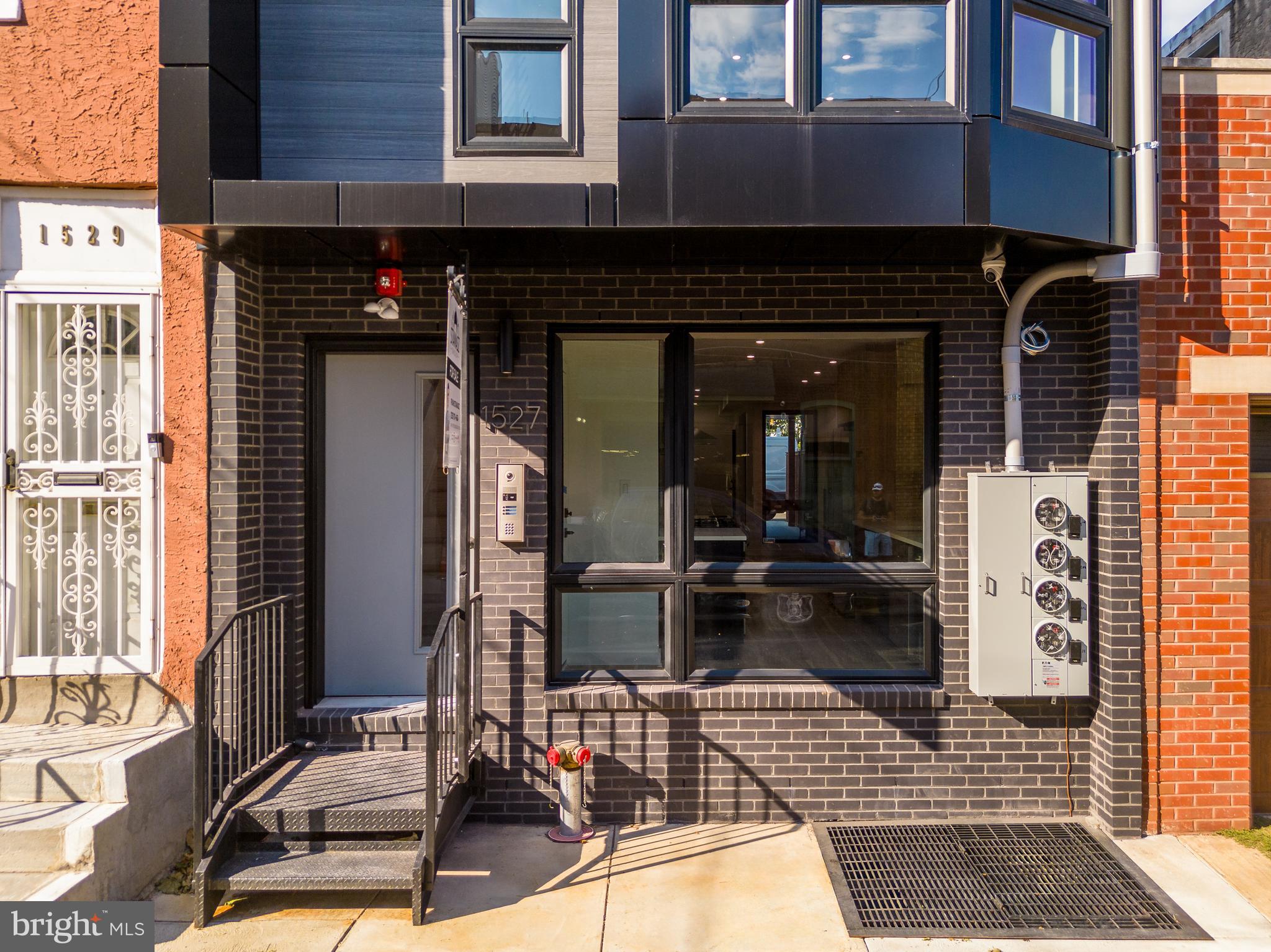1527 OGDEN STREET 2