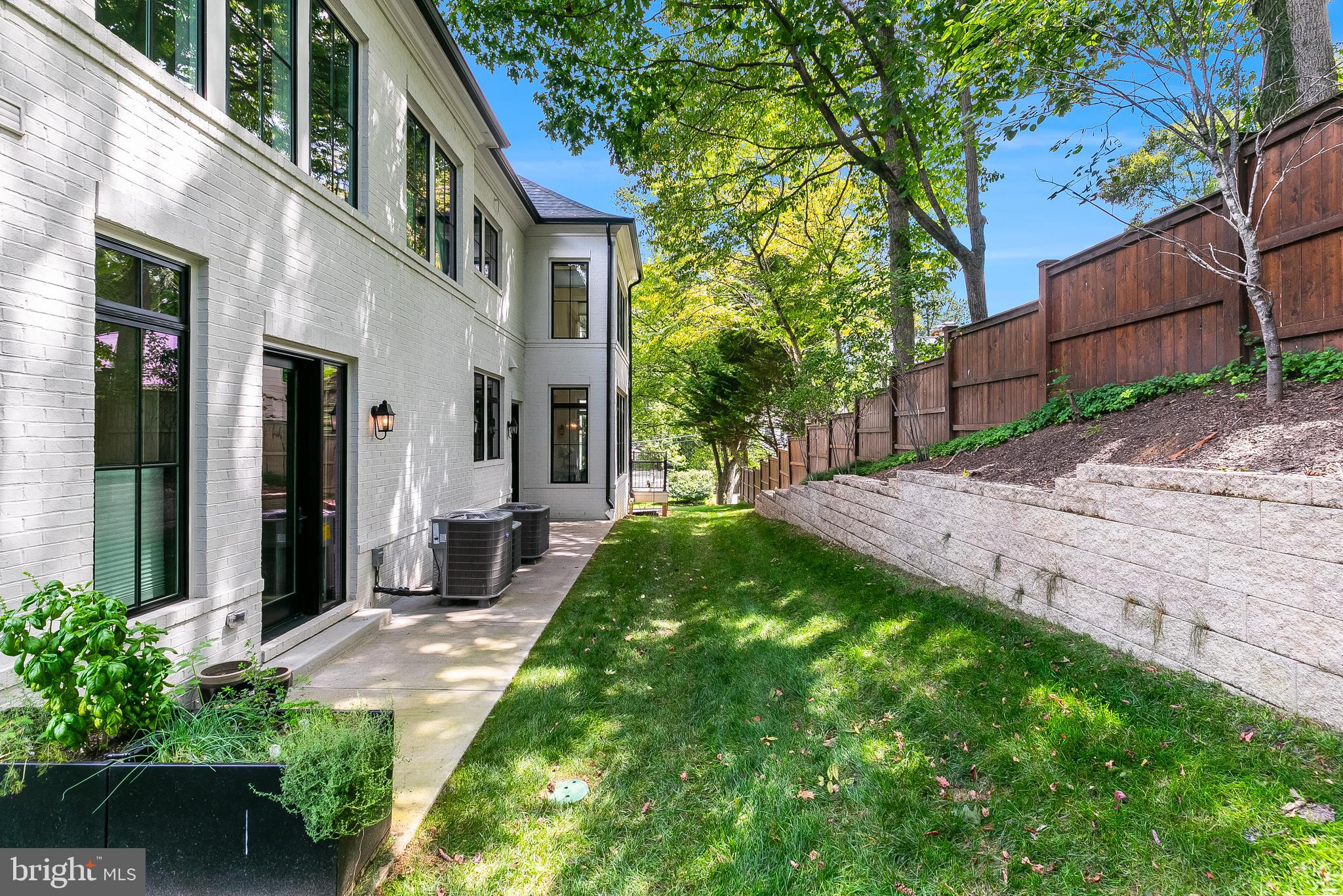 CHESTERBROOK WOODS - Residential