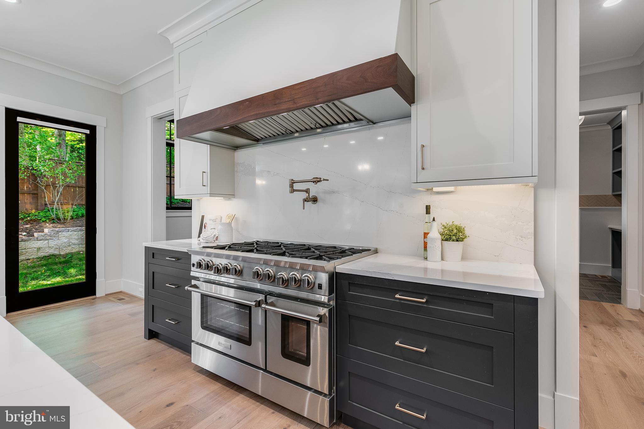 CHESTERBROOK WOODS - Residential