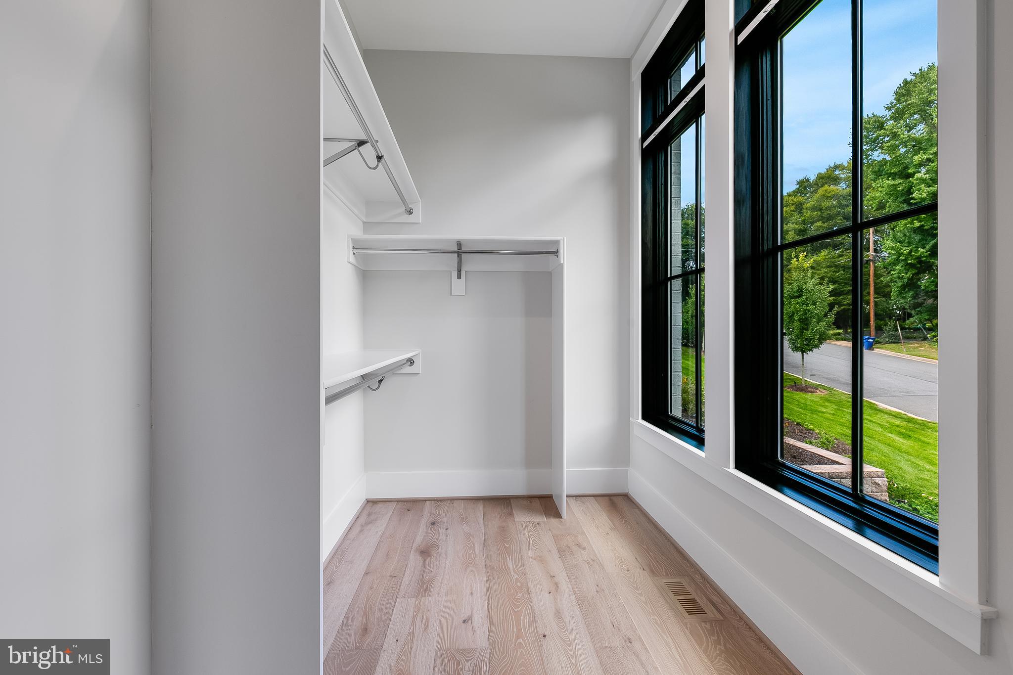 CHESTERBROOK WOODS - Residential