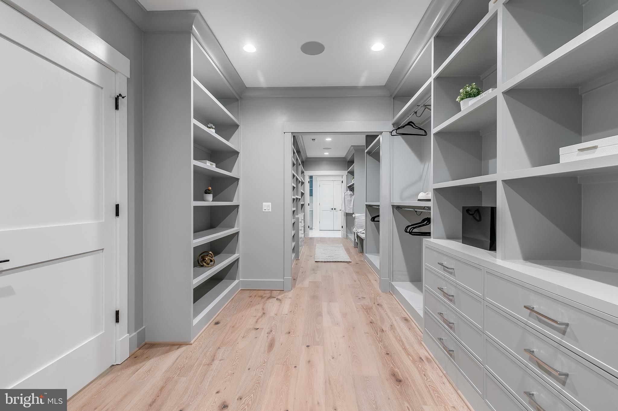 CHESTERBROOK WOODS - Residential