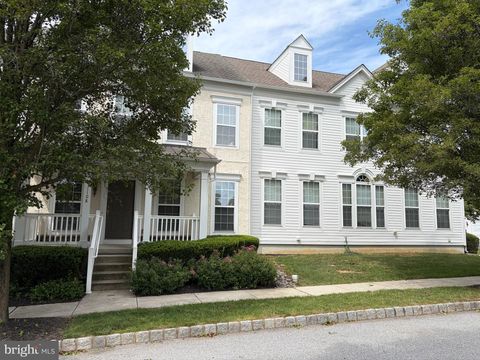 Townhouse For Rent - 1108 Harding Circle<br/> CHESTER SPRINGS, PA 19425