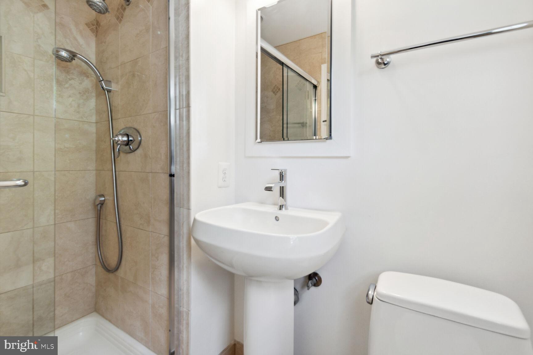 ROBERTS GLEN - Residential