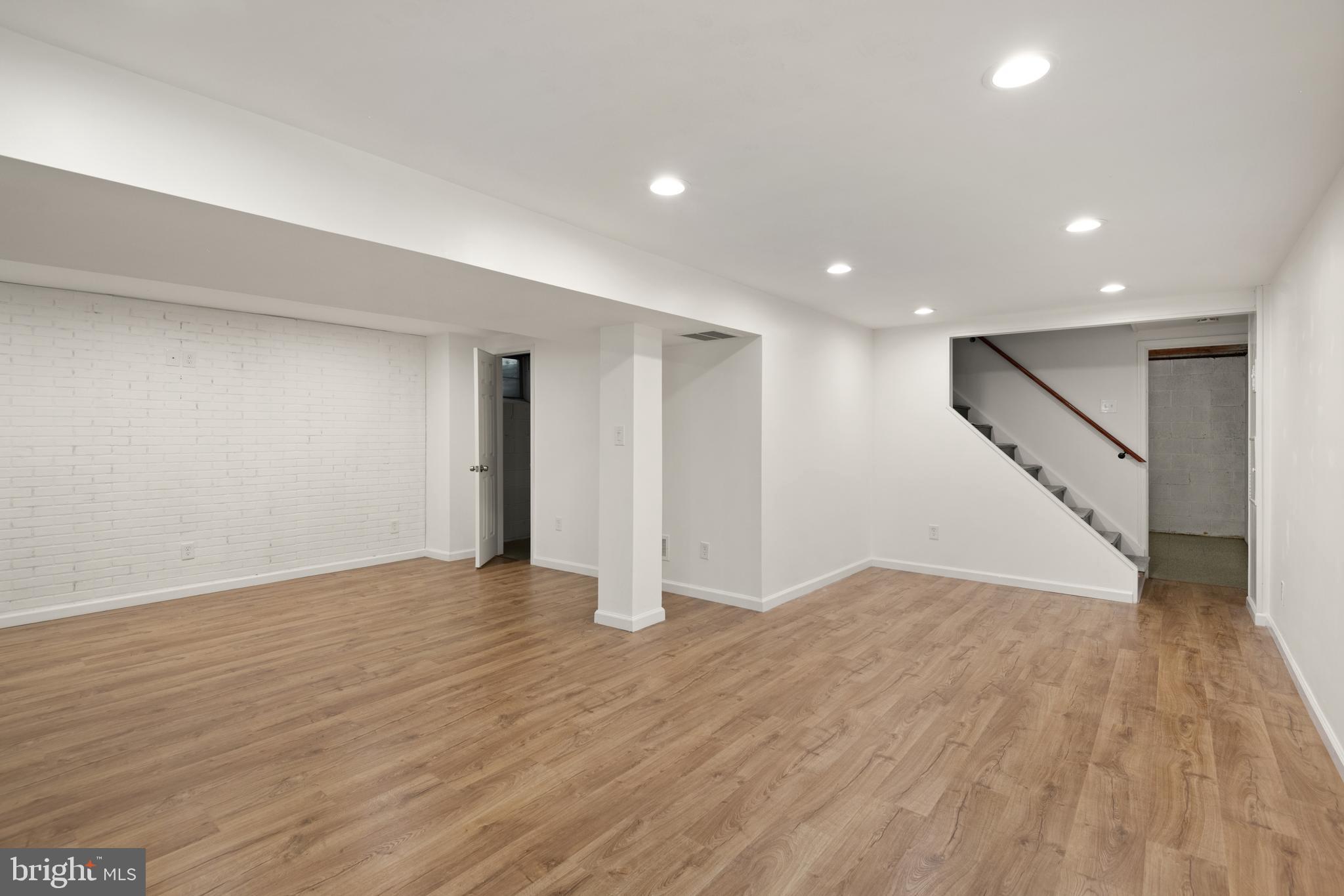 ROBERTS GLEN - Residential