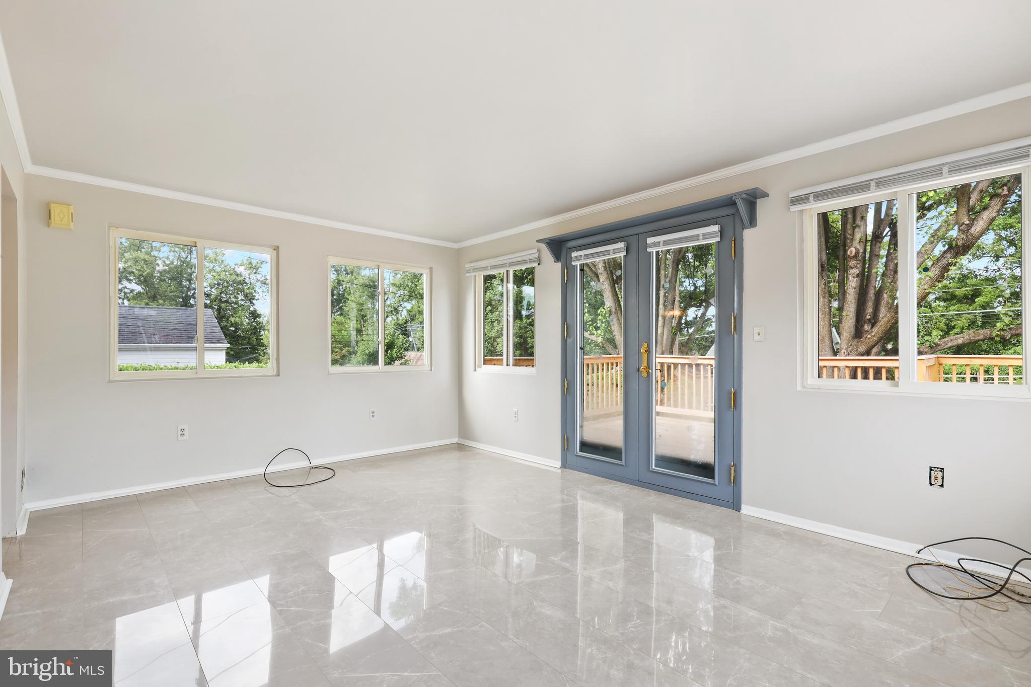 GREENTOP MANOR - Residential