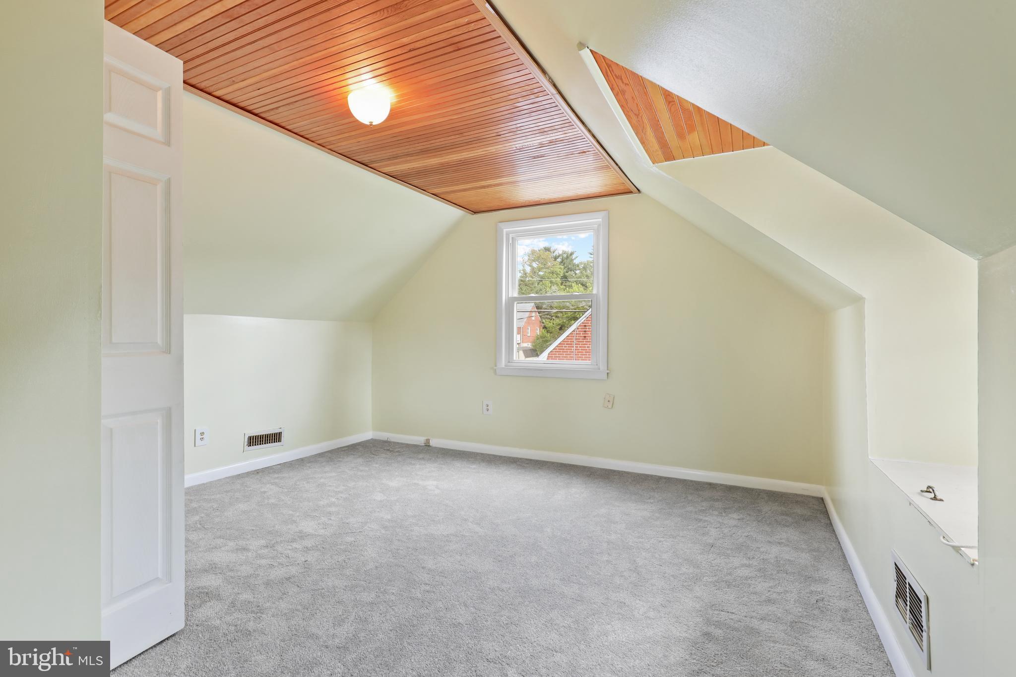 GREENTOP MANOR - Residential