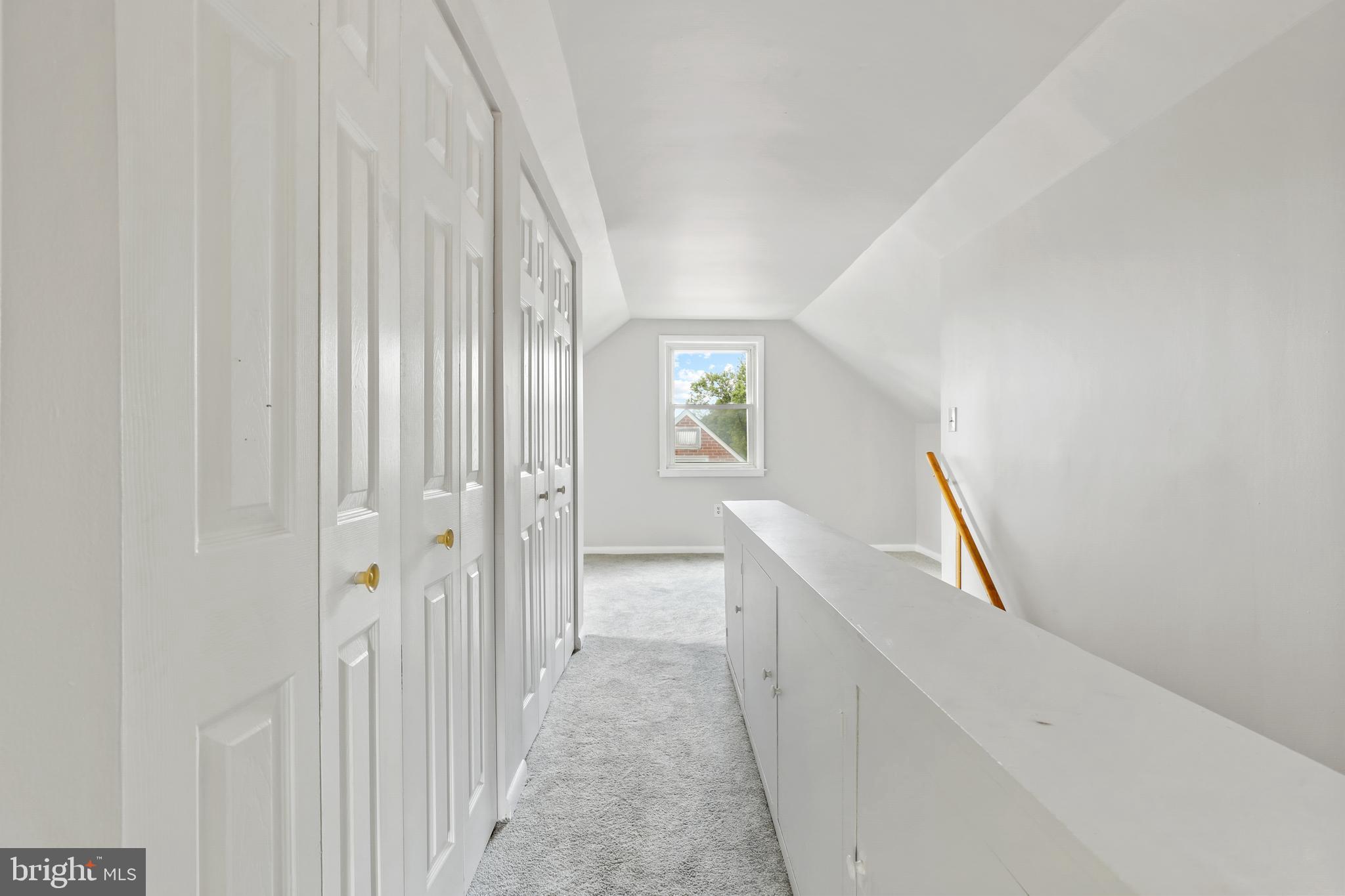 GREENTOP MANOR - Residential